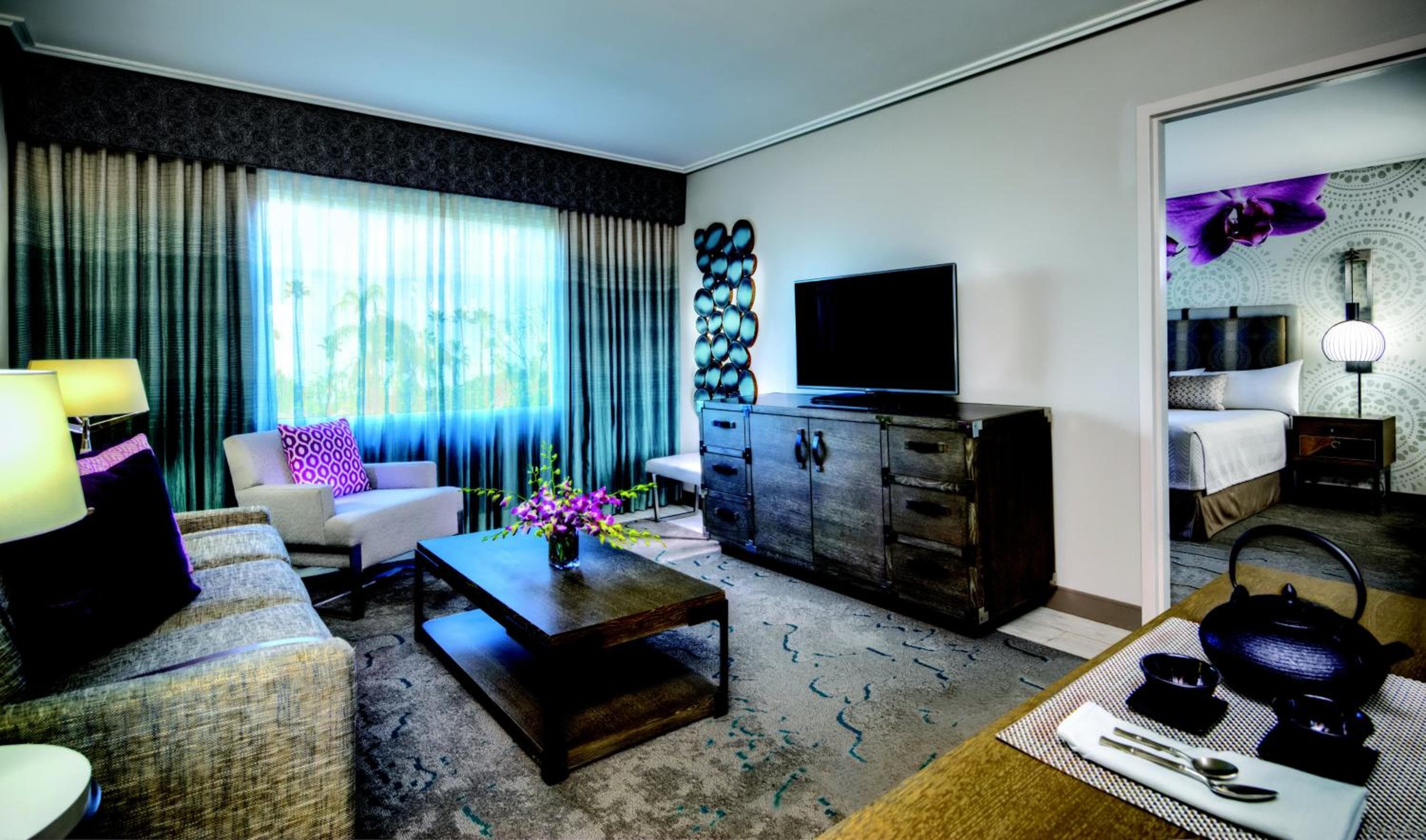 Universal's Loews Royal Pacific Resort — 12