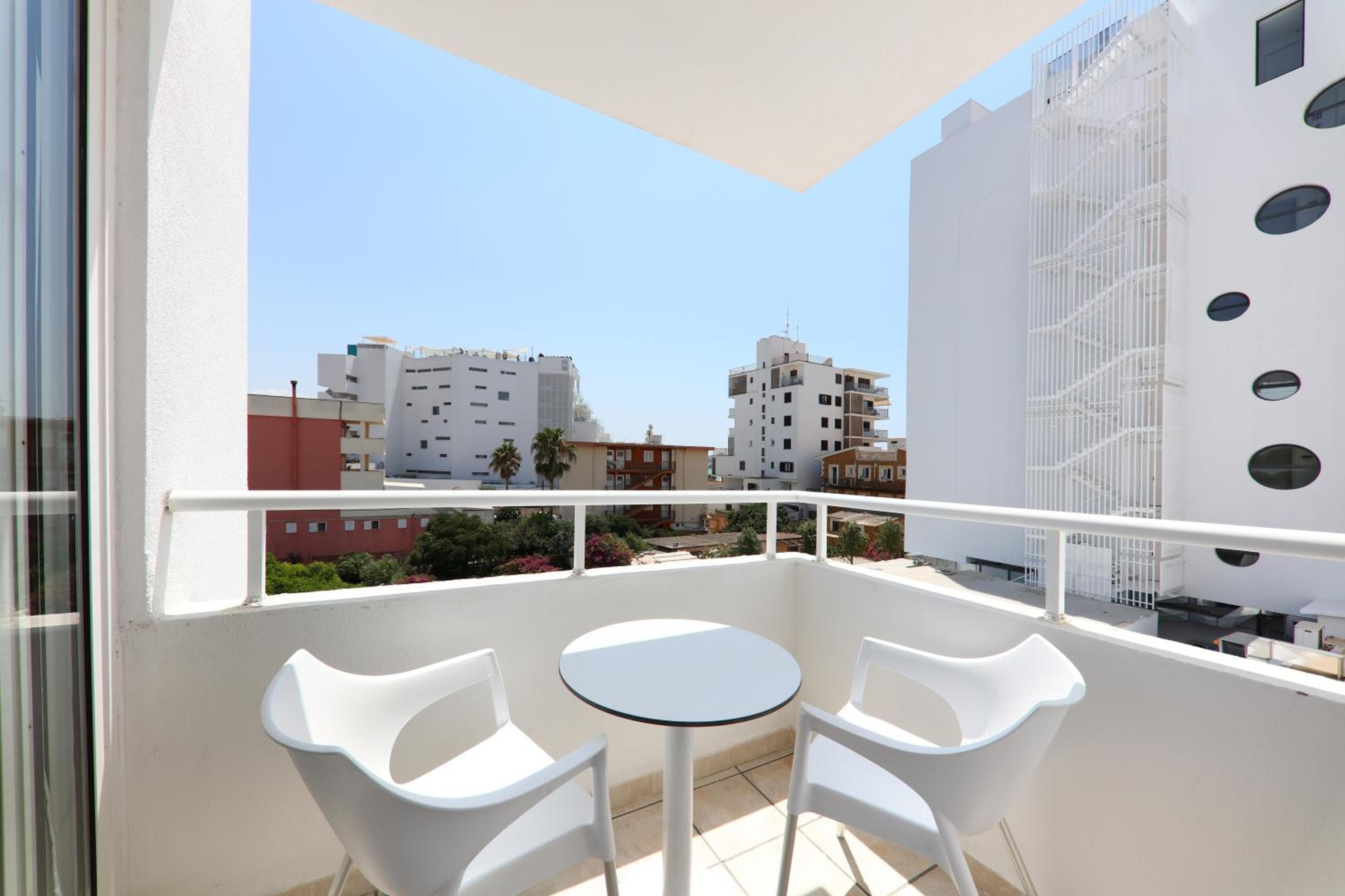 Iberostar Waves Bahía de Palma - Adults Only — 9