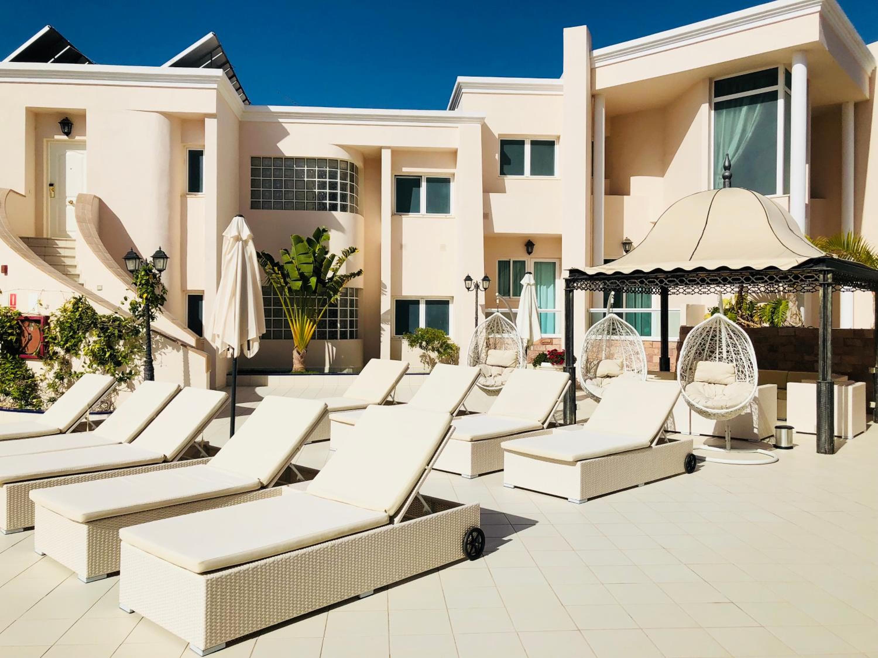 Flamingo Suites Boutique Hotel — 8