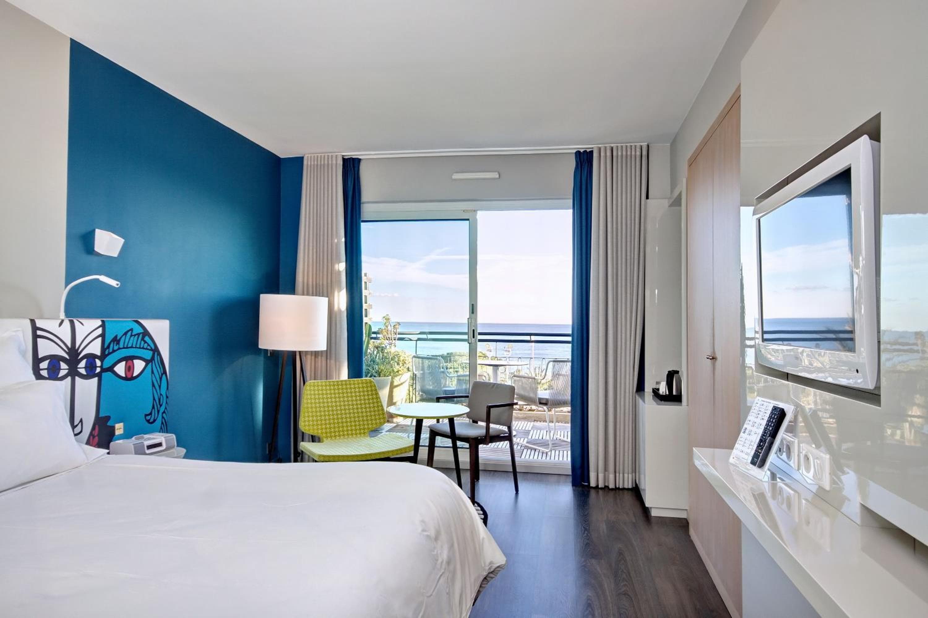 Hotel Napoléon — 7