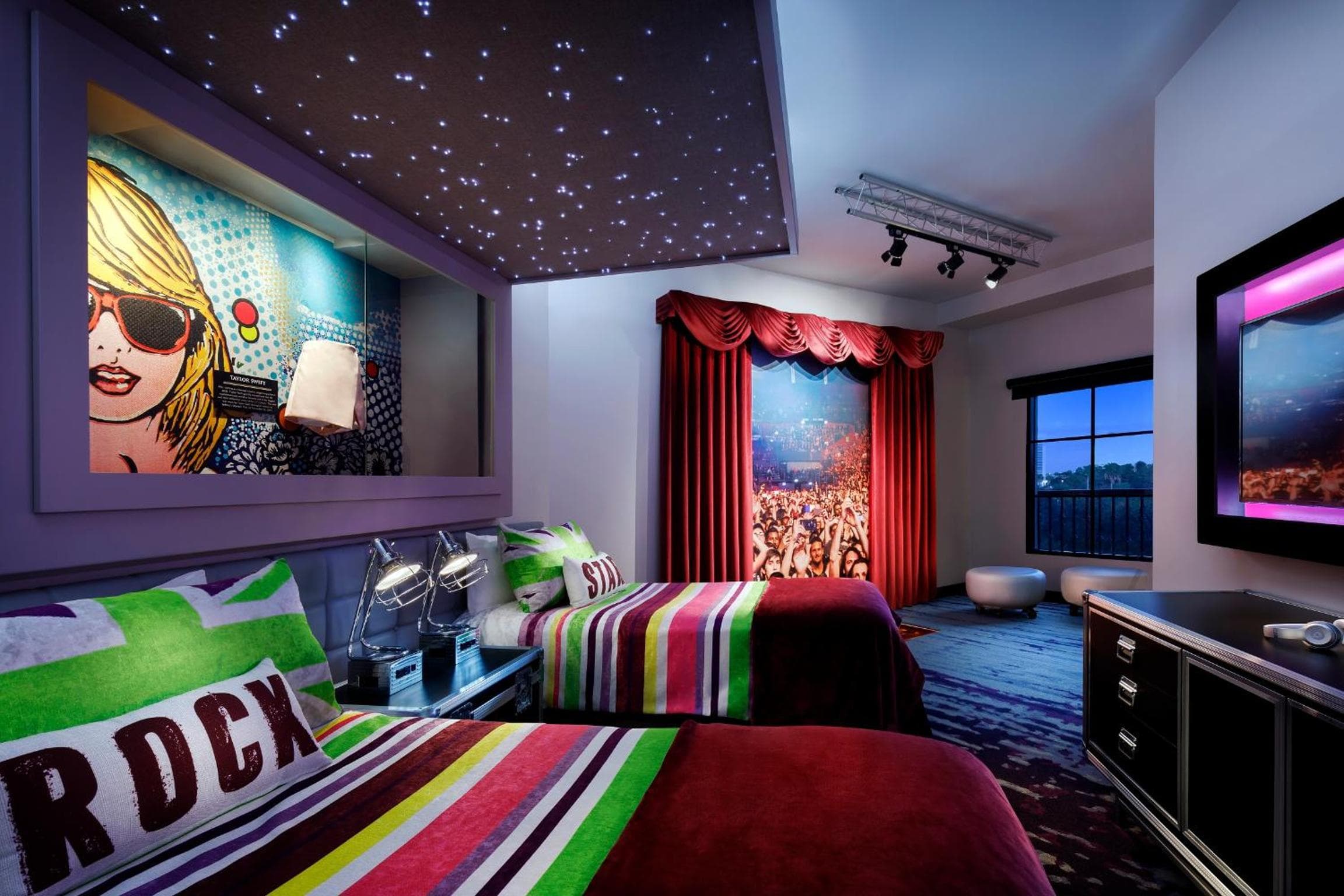 Universal's Hard Rock Hotel® — 28