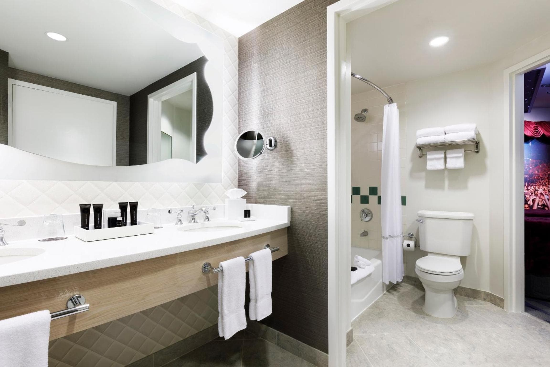 Universal's Hard Rock Hotel® — 14