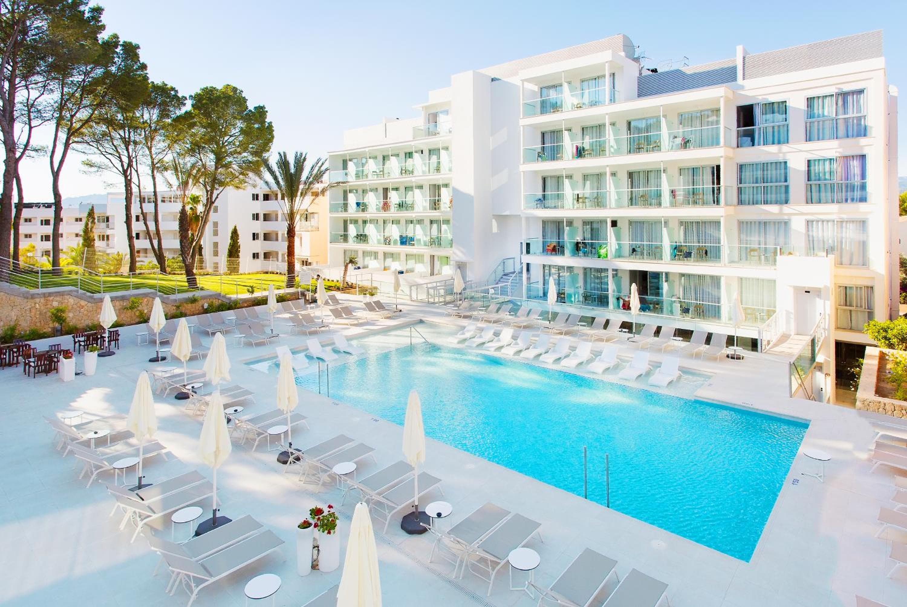 Reverence Life Hotel - Adults Only — 1