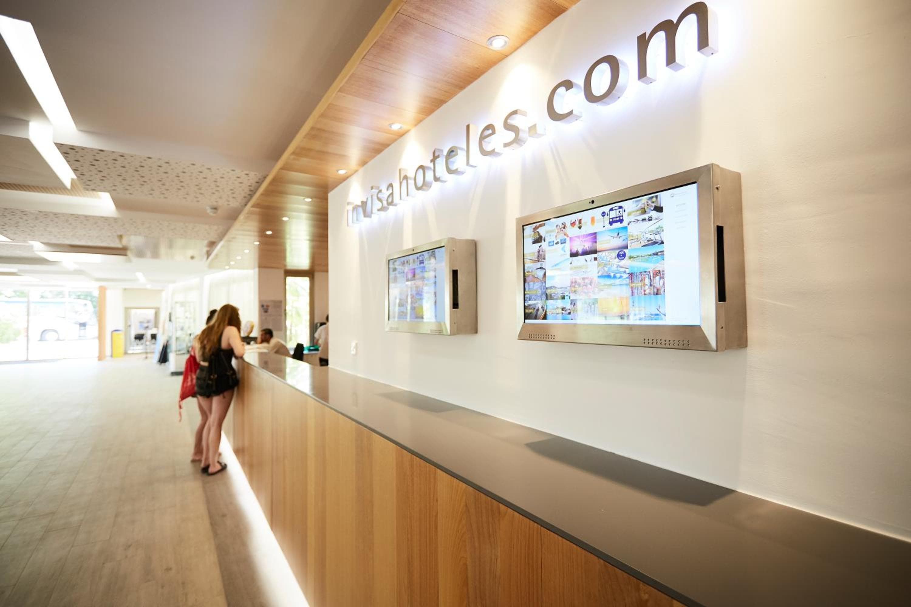 Invisa Hotel Es Pla - Adults Only — 2