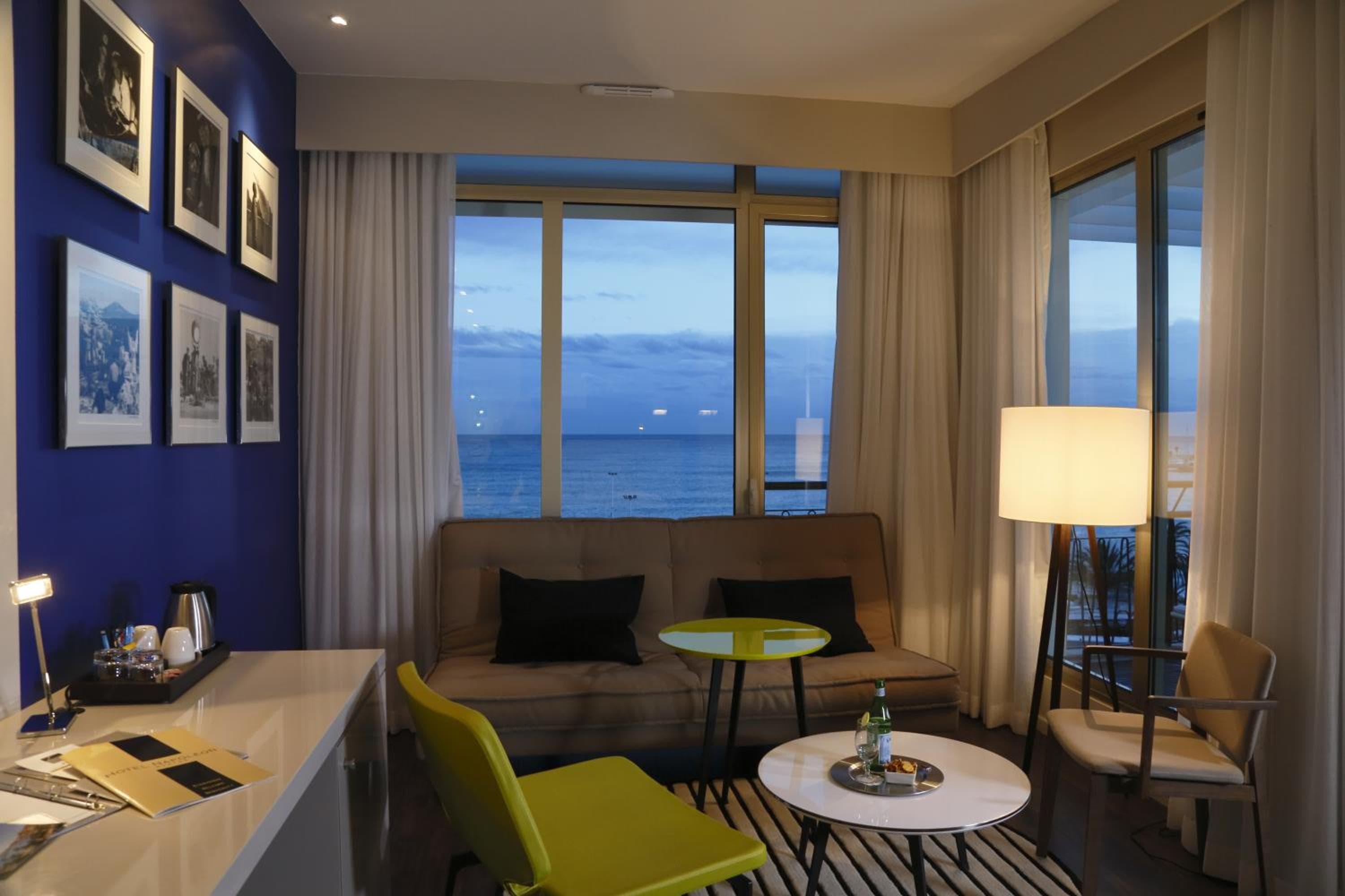 Hotel Napoléon — 13