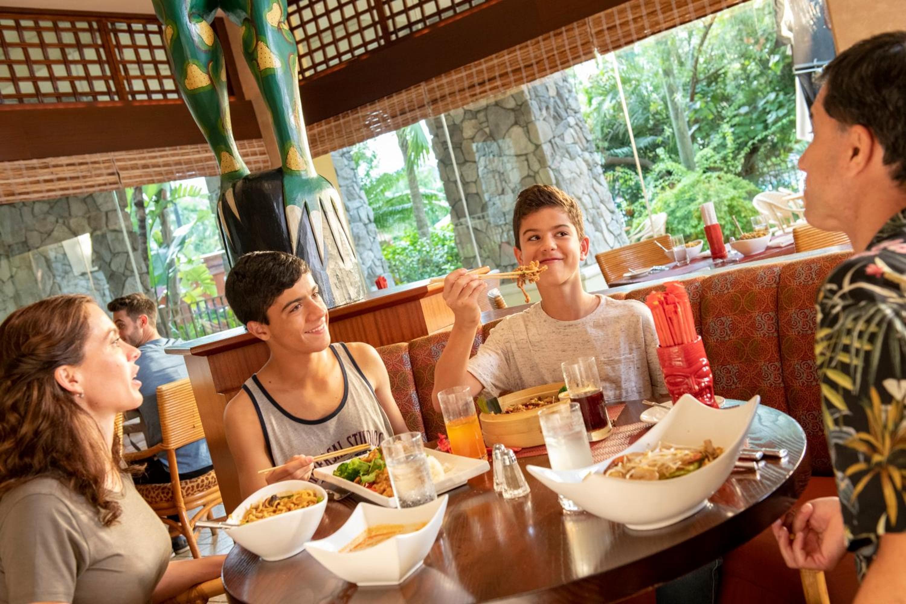 Universal's Loews Royal Pacific Resort — 15