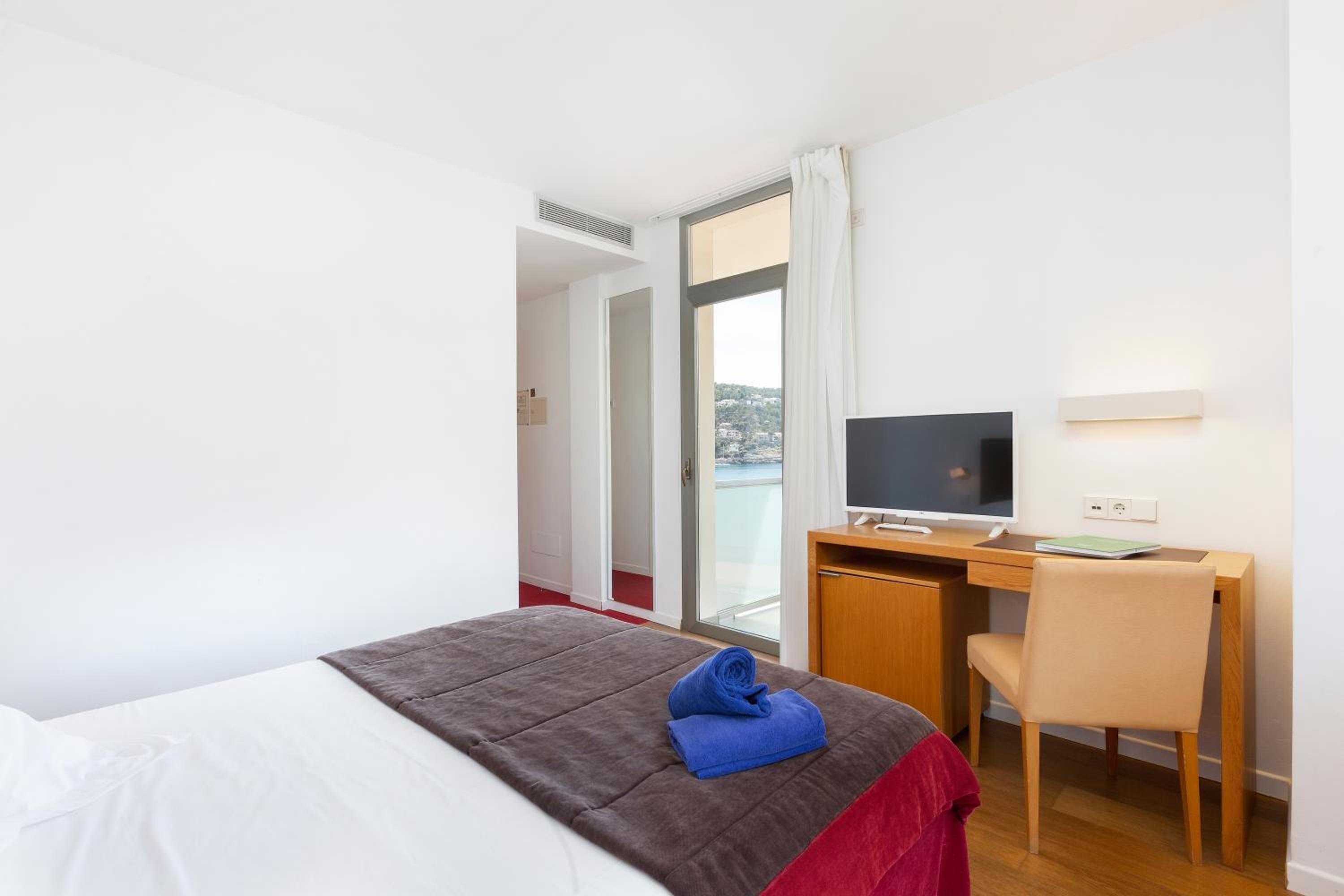 Aimia Hotel — 16