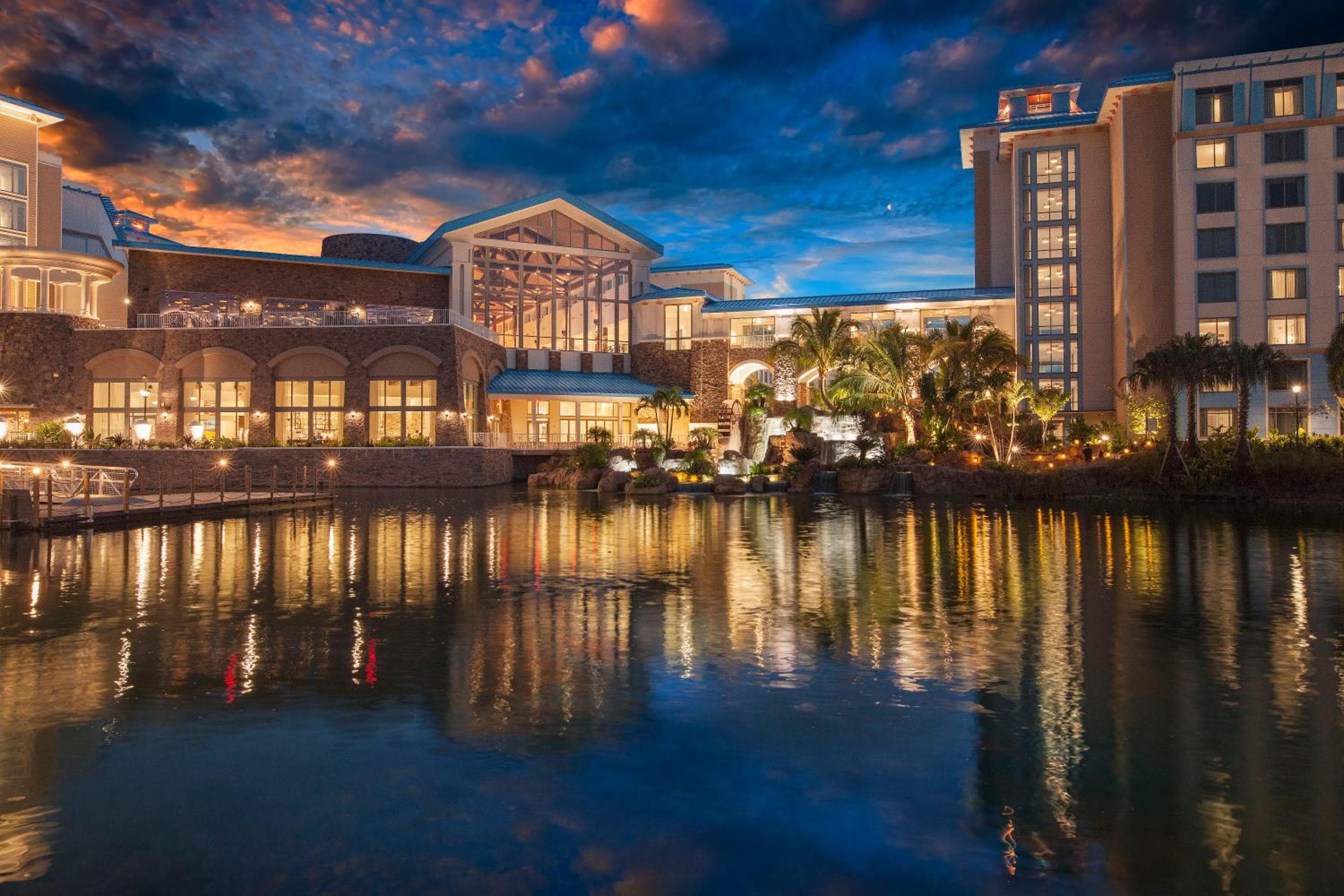 Universal's Loews Sapphire Falls Resort — 5