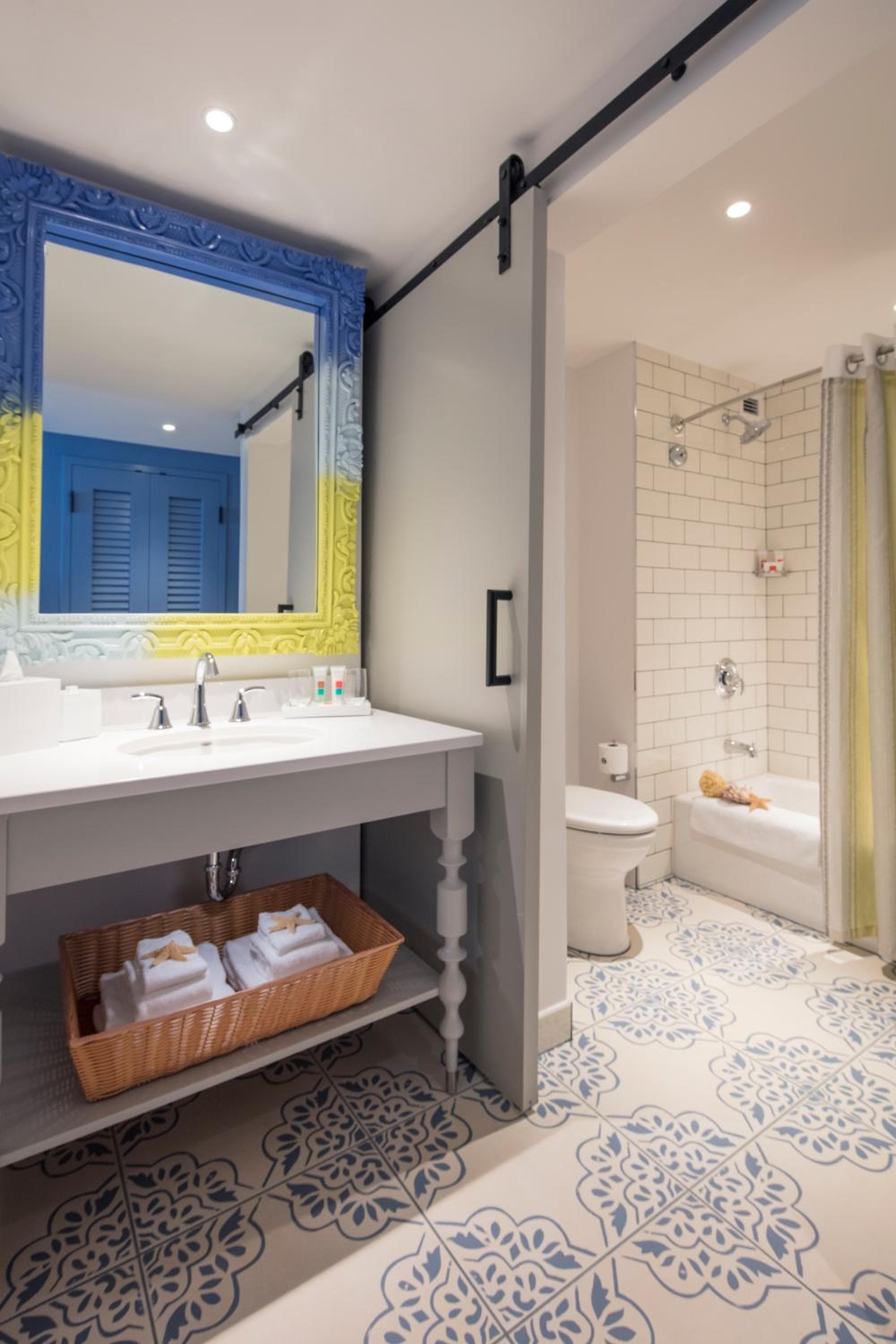 Universal's Loews Sapphire Falls Resort — 23