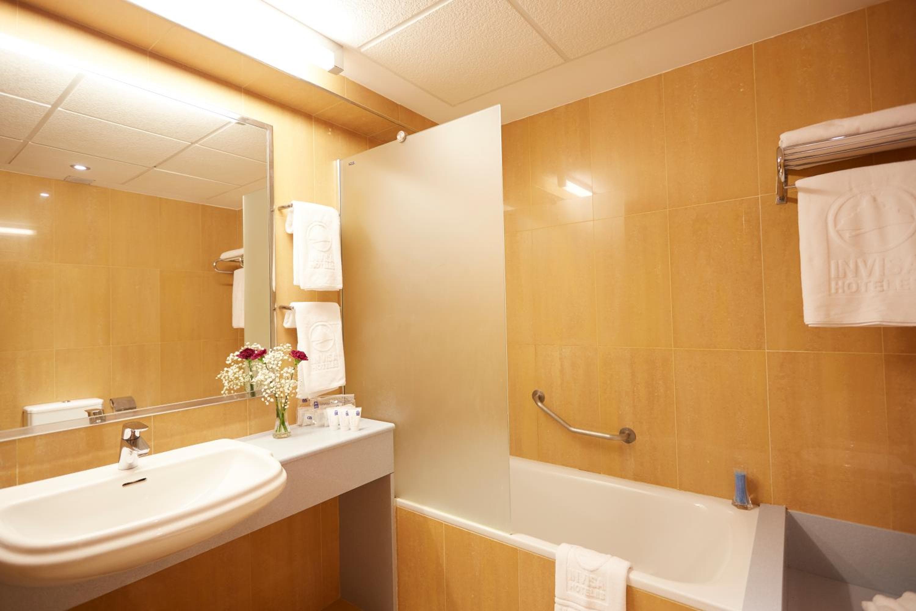 Invisa Hotel La Cala — 25
