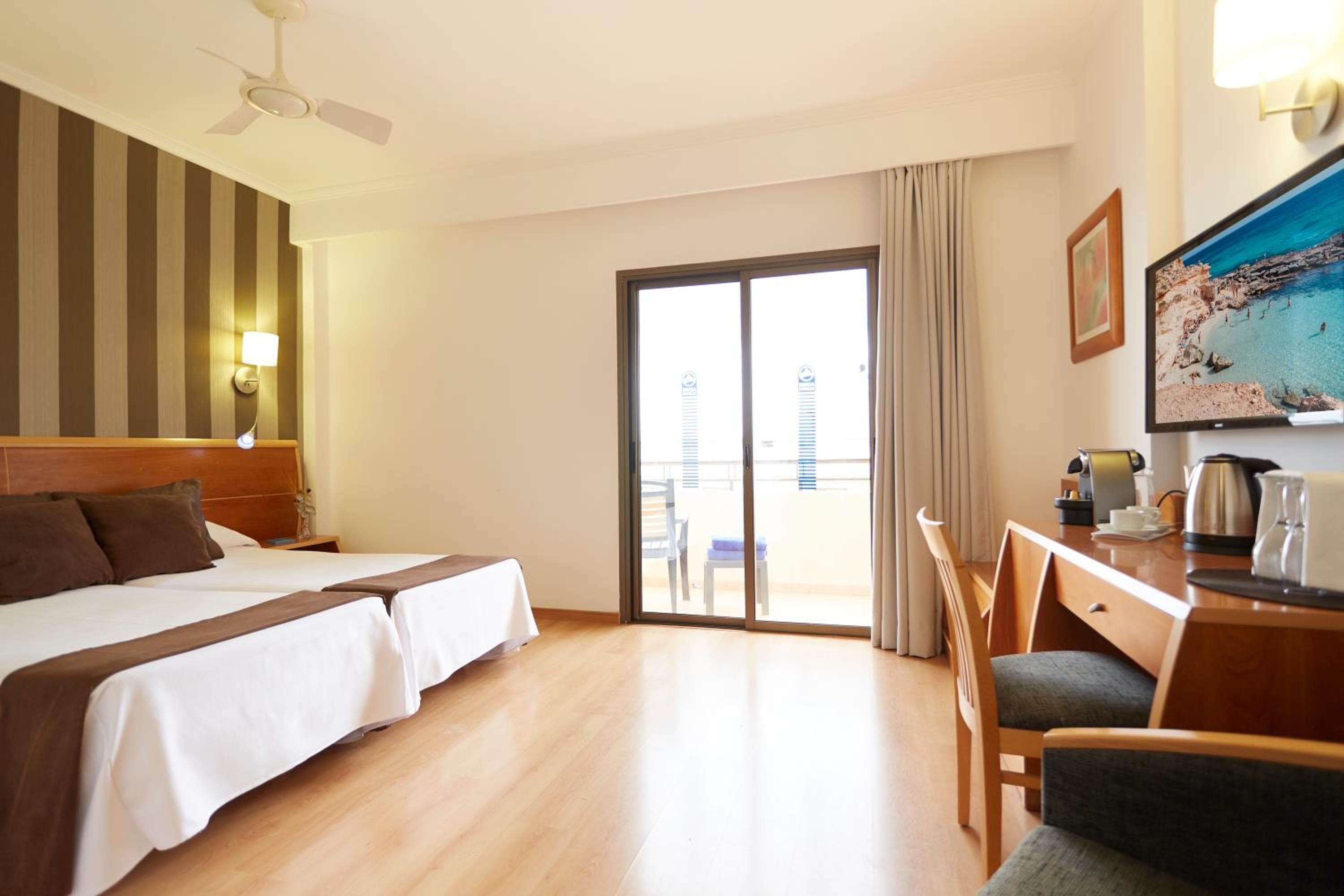 Invisa Hotel La Cala — 20