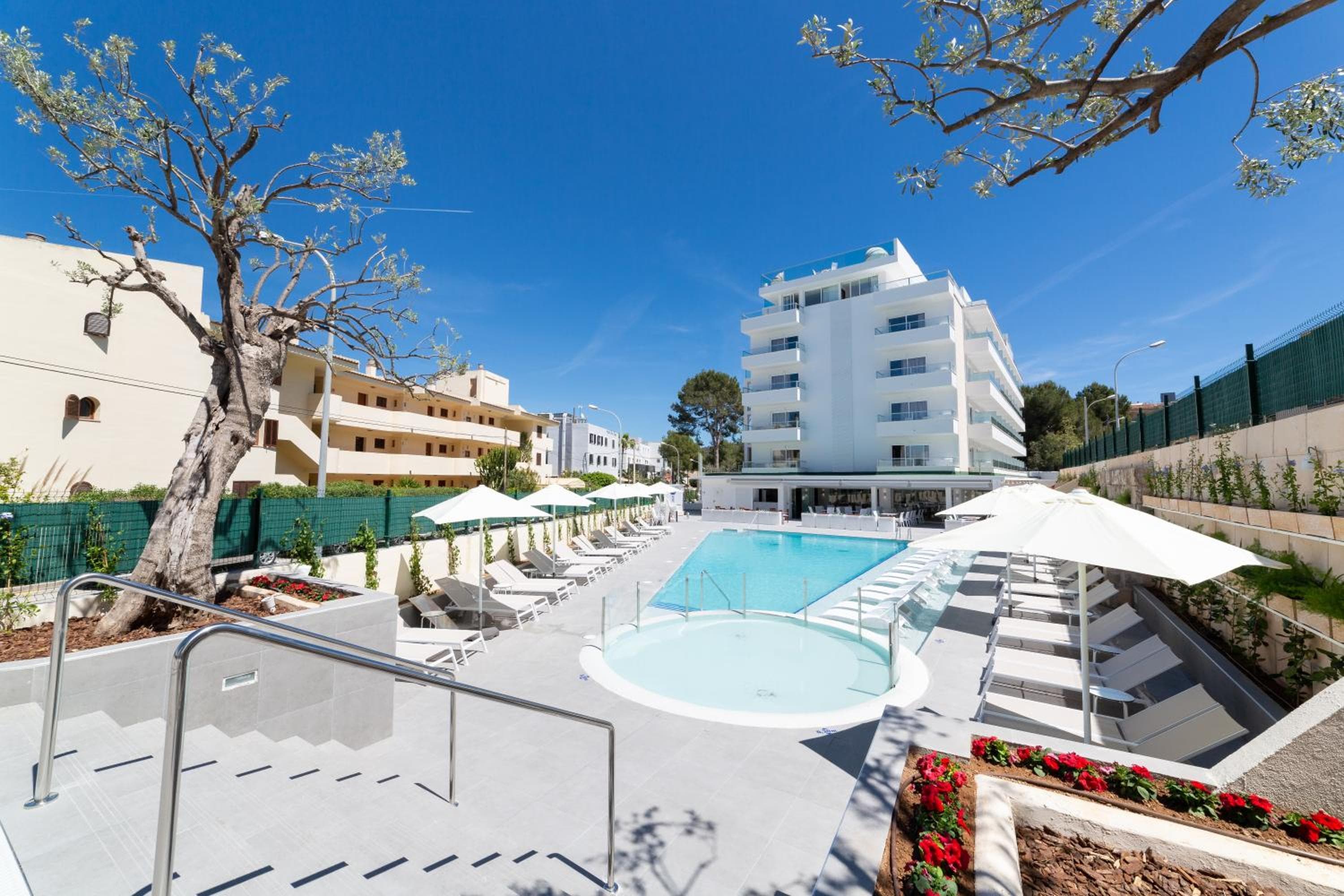 Reverence Life Hotel - Adults Only — 4