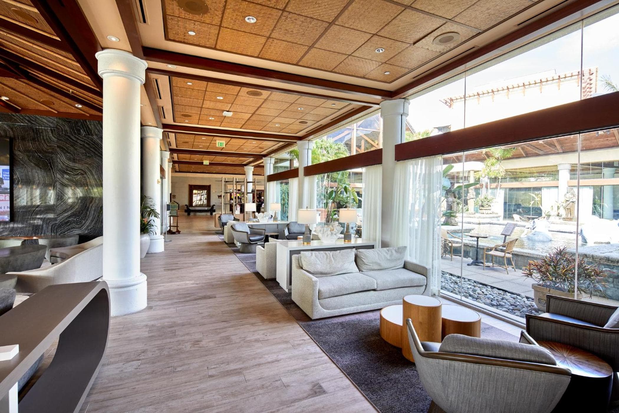 Universal's Loews Royal Pacific Resort — 27