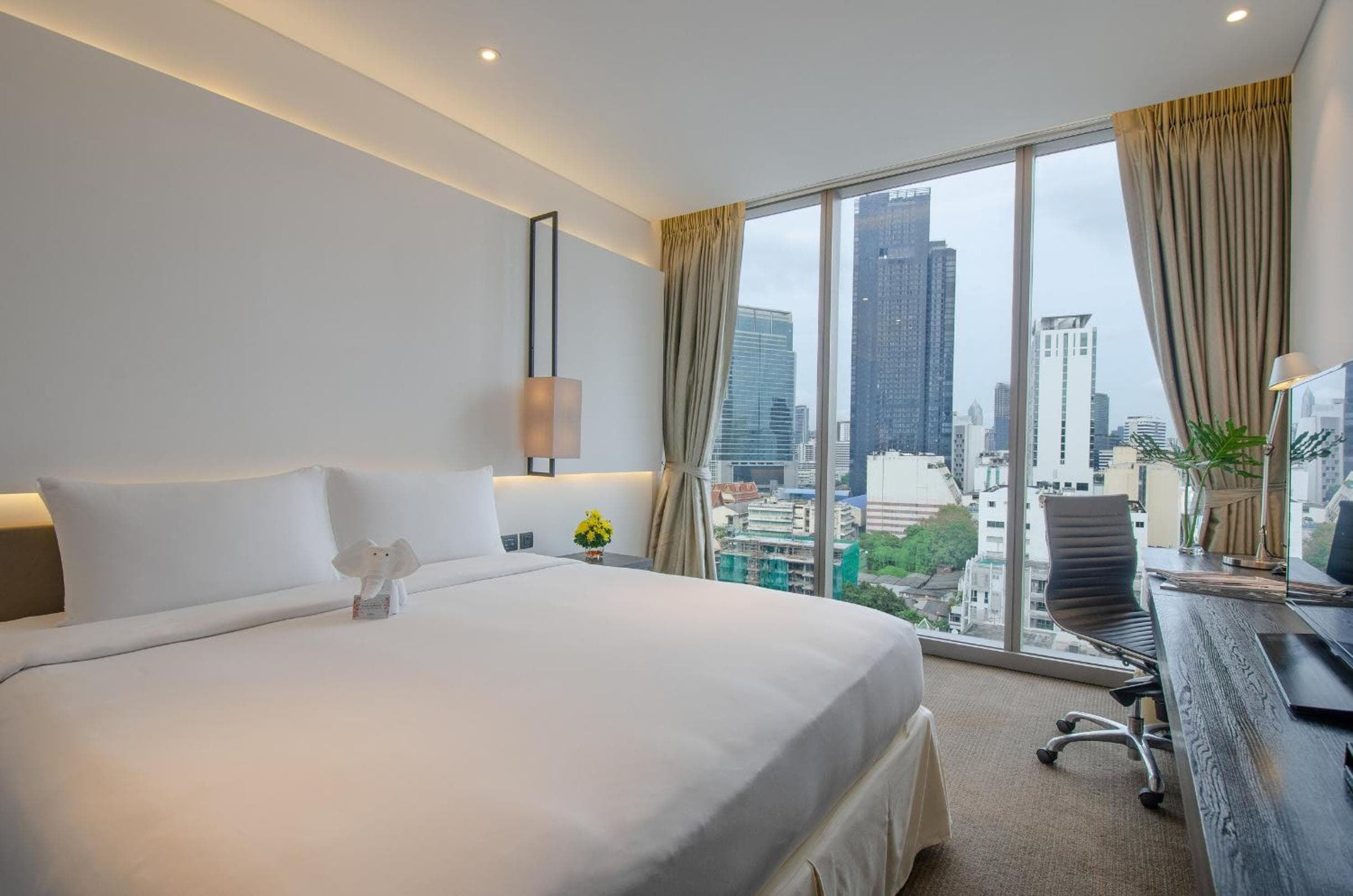 Amara Bangkok Hotel — 8