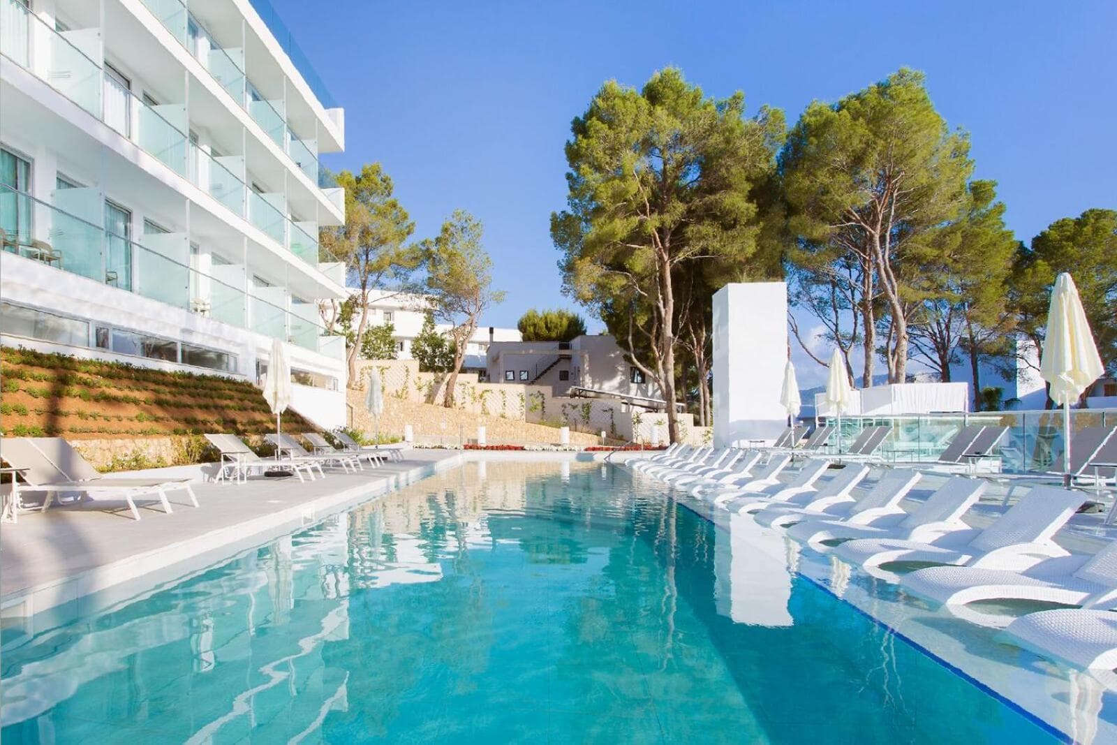 Reverence Life Hotel - Adults Only — 9