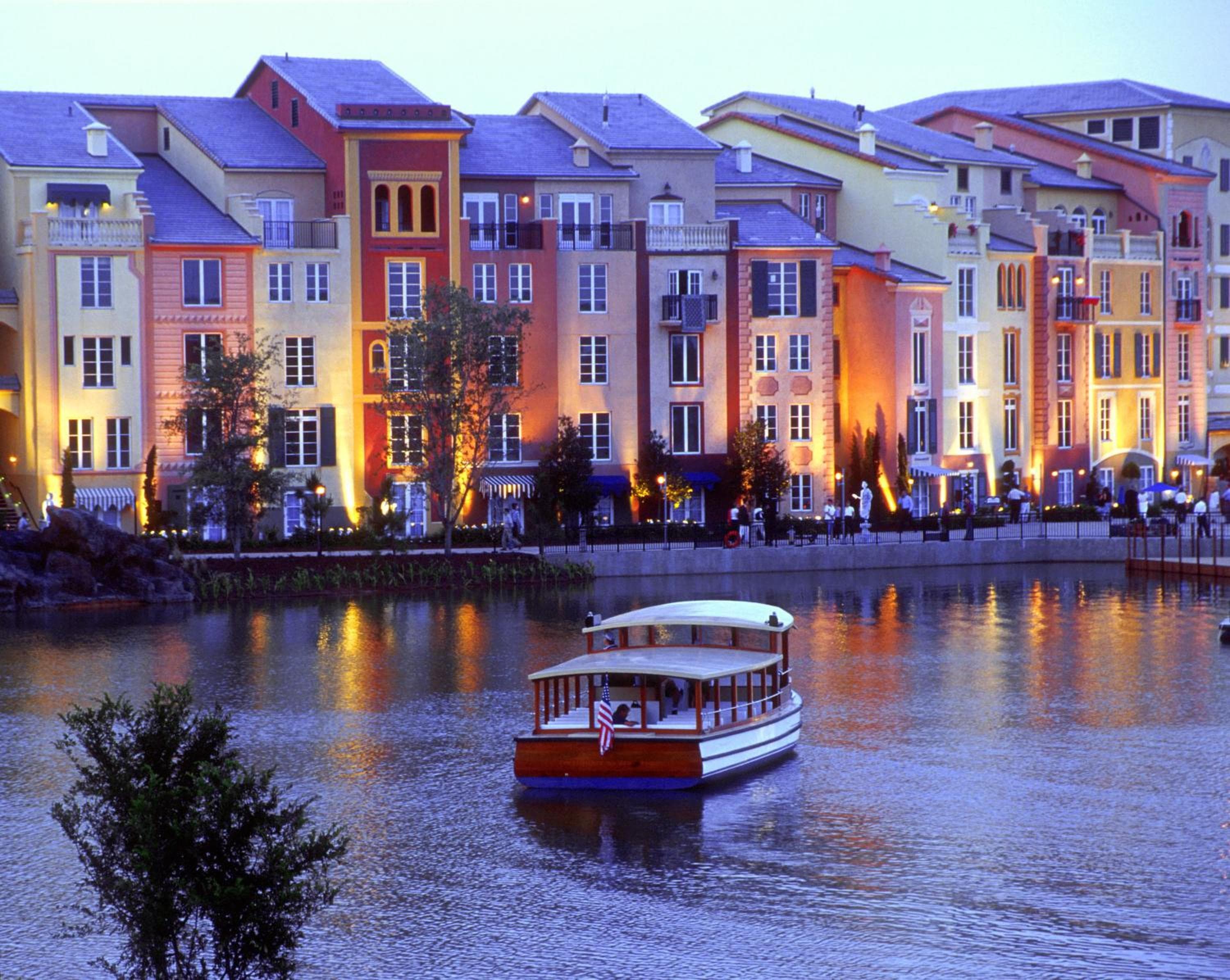 Universal's Loews Portofino Bay Hotel — 14