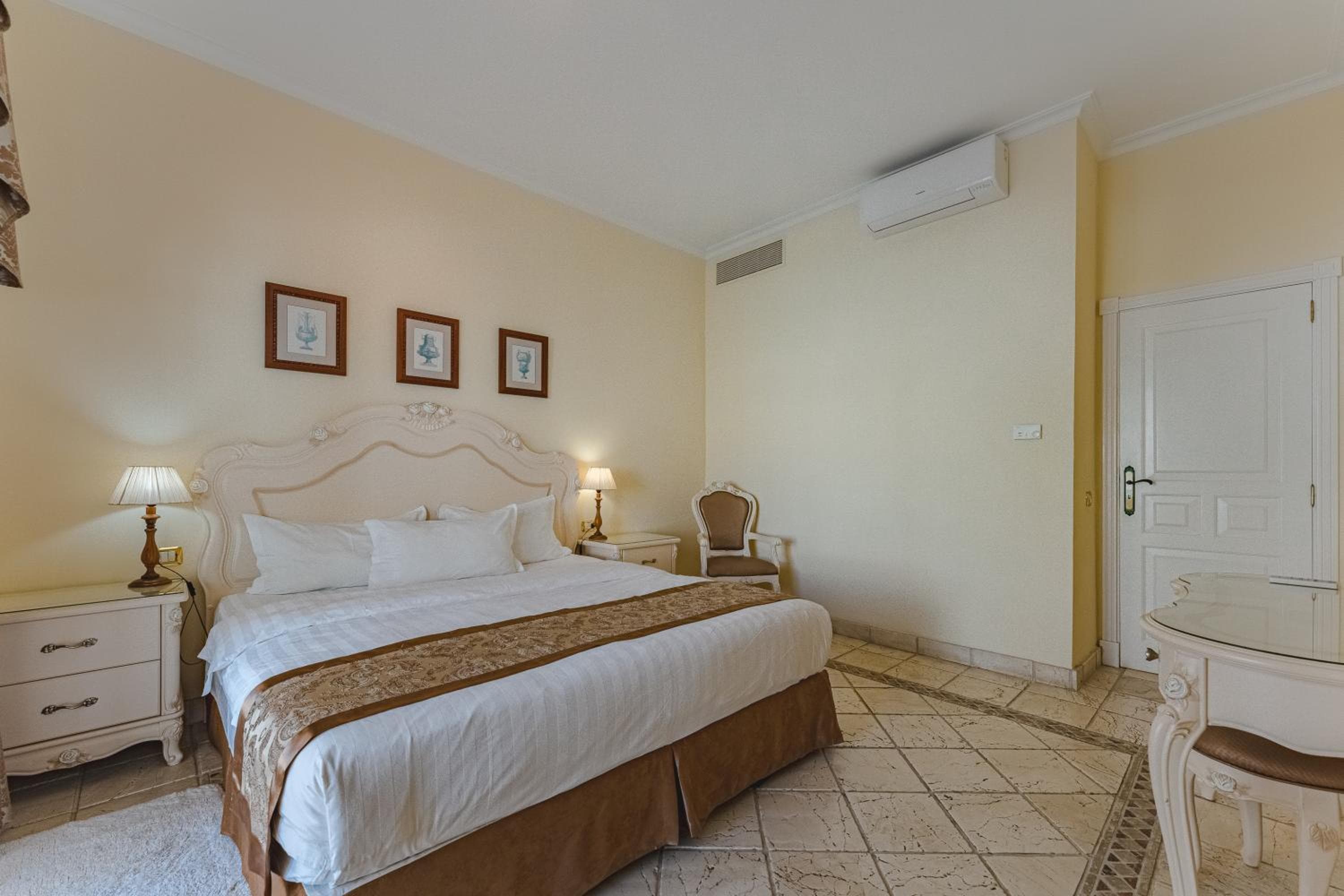 Flamingo Suites Boutique Hotel — 30