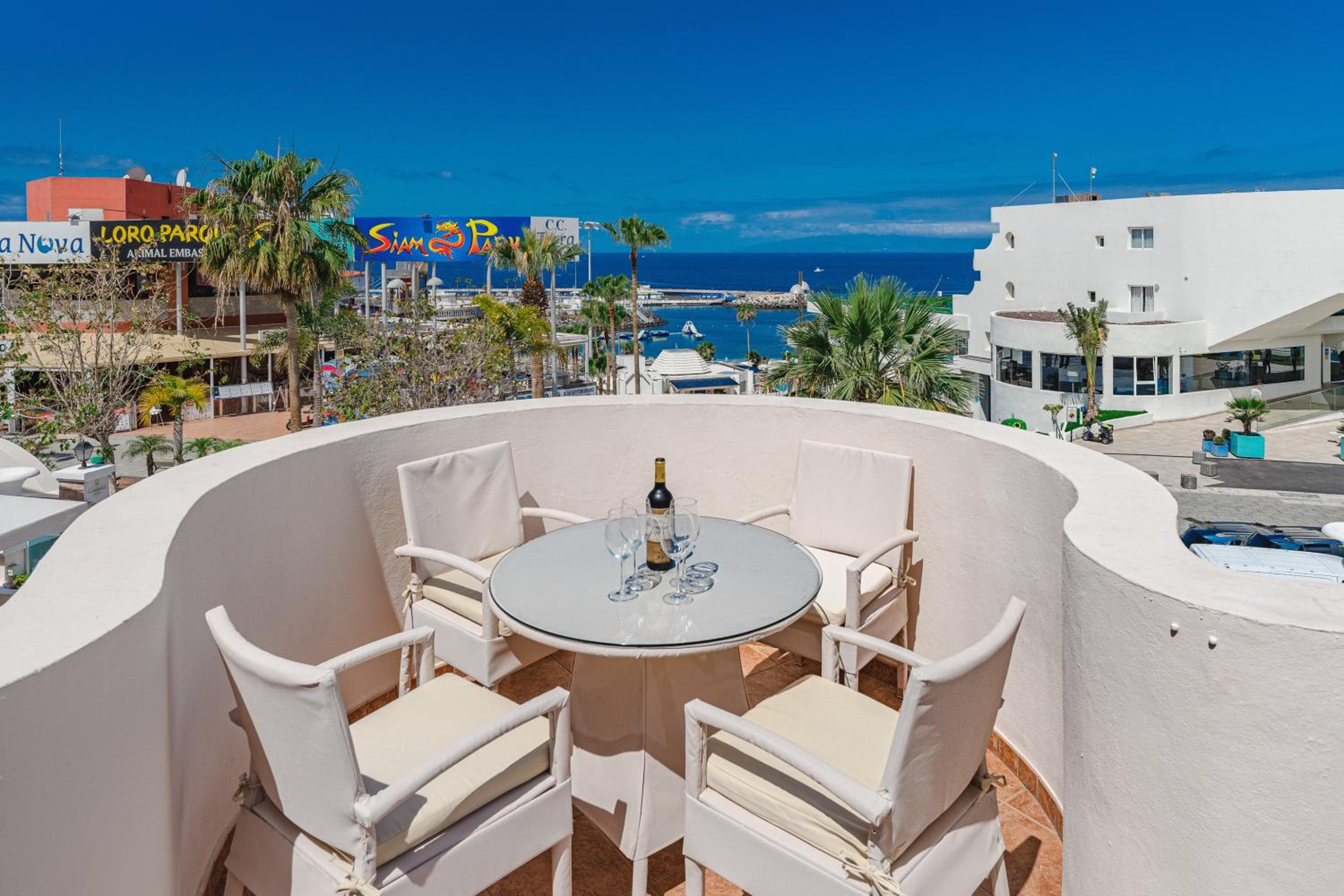 Flamingo Suites Boutique Hotel — 9