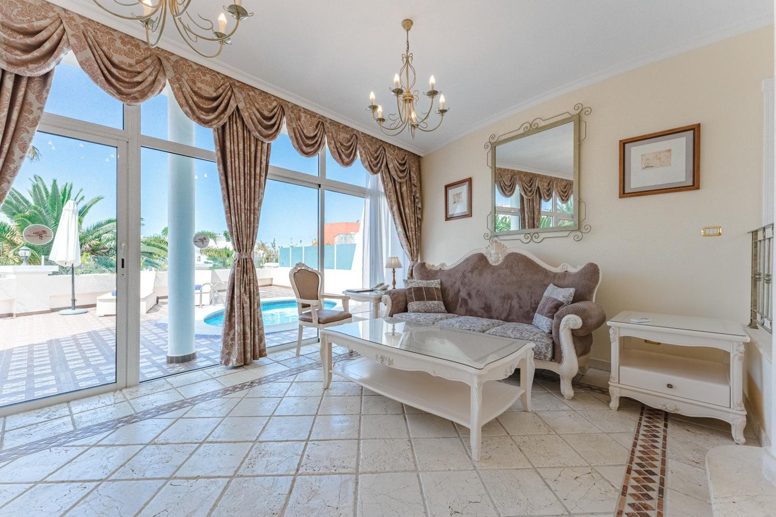 Flamingo Suites Boutique Hotel — 21