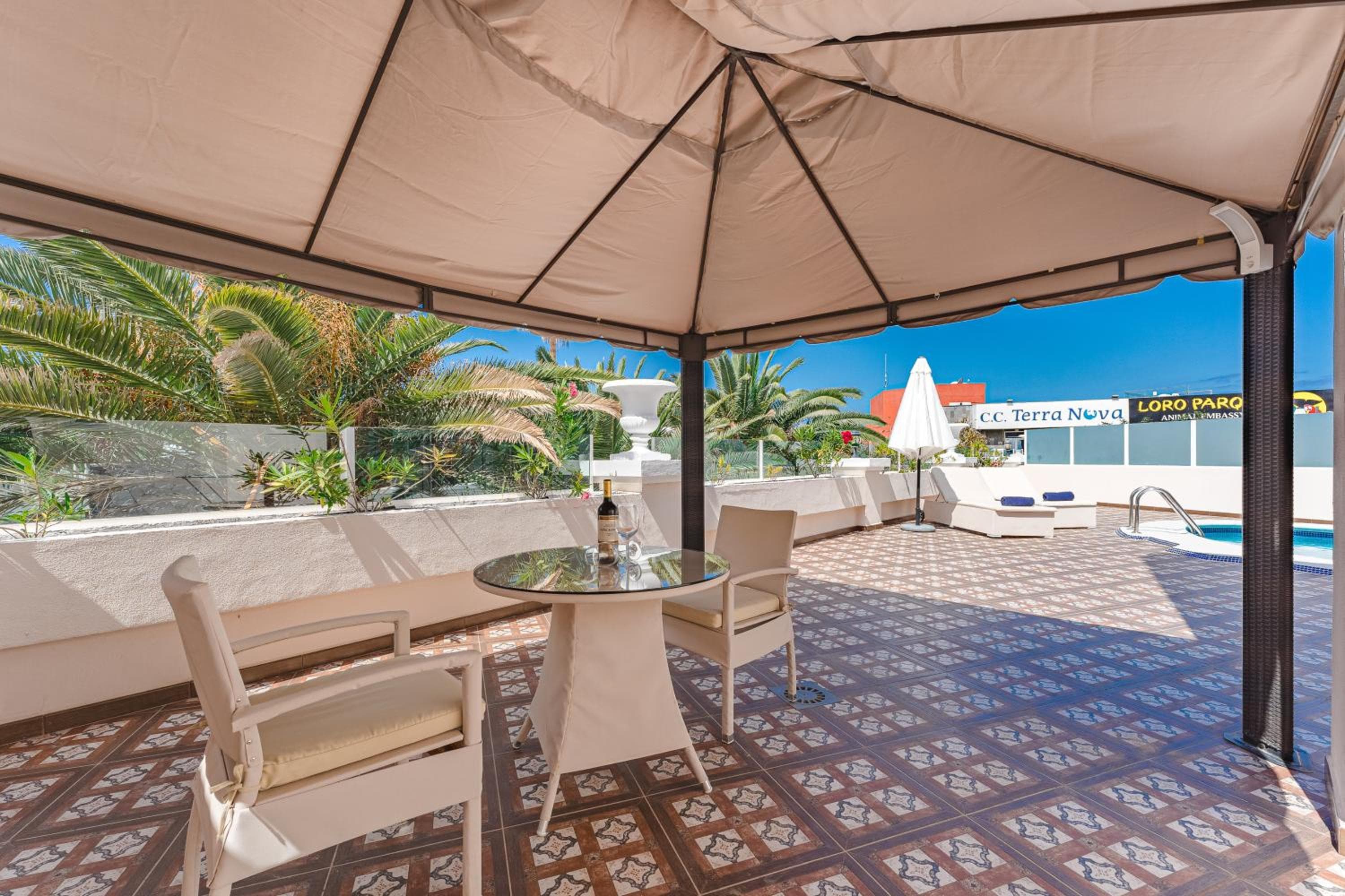 Flamingo Suites Boutique Hotel — 27