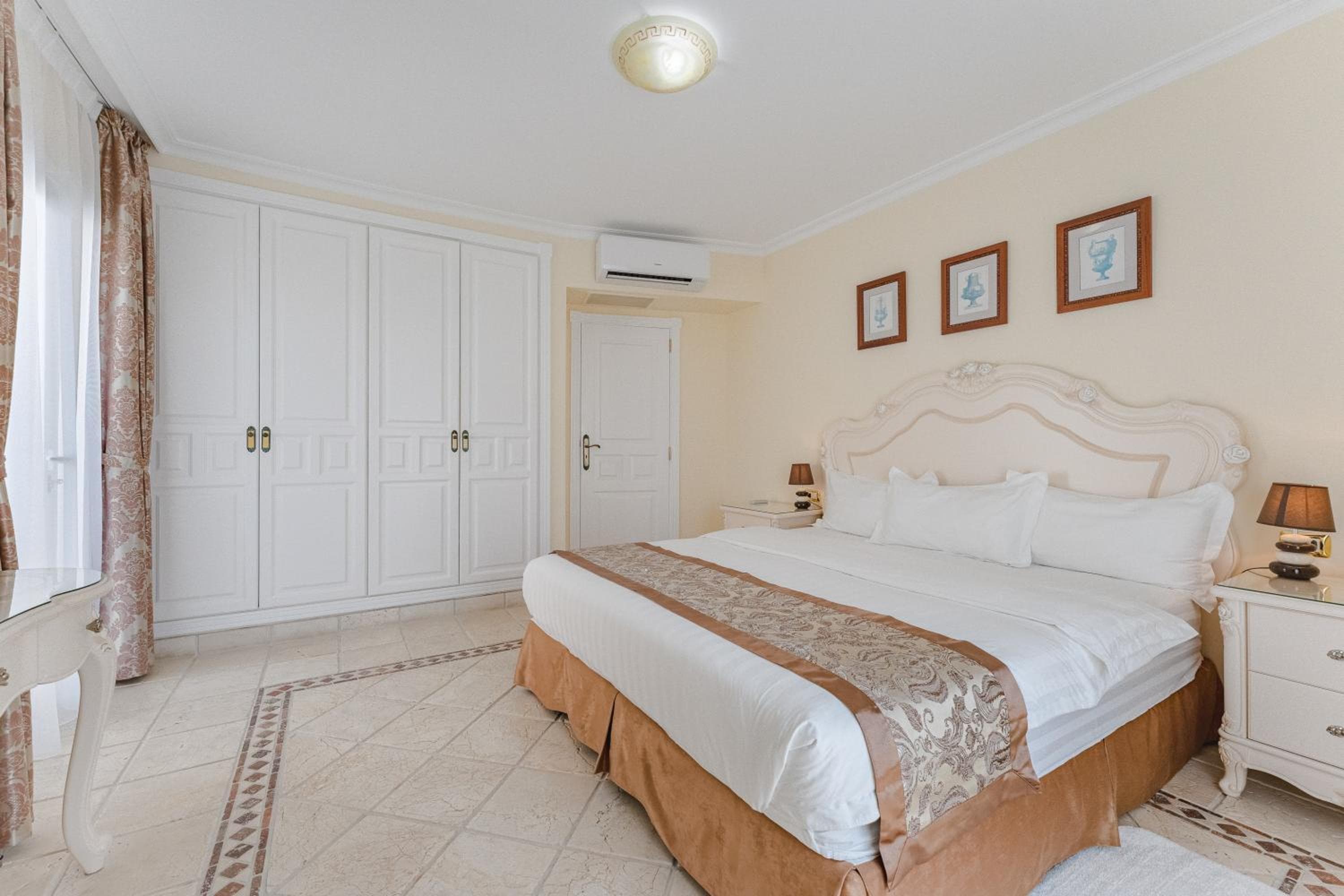 Flamingo Suites Boutique Hotel — 29