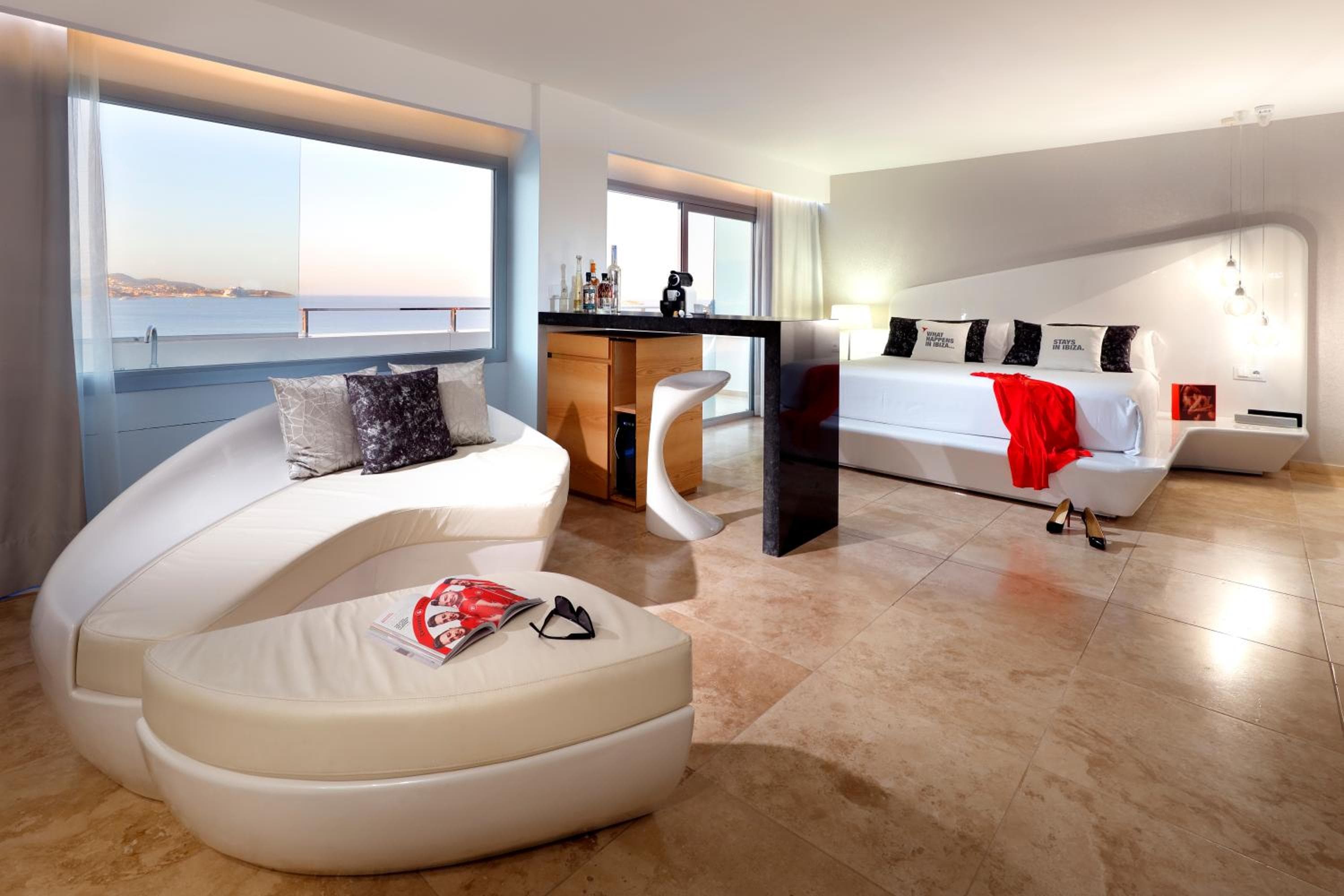 The Unexpected Ibiza Hotel - Ushuaïa Club entrance included — 20