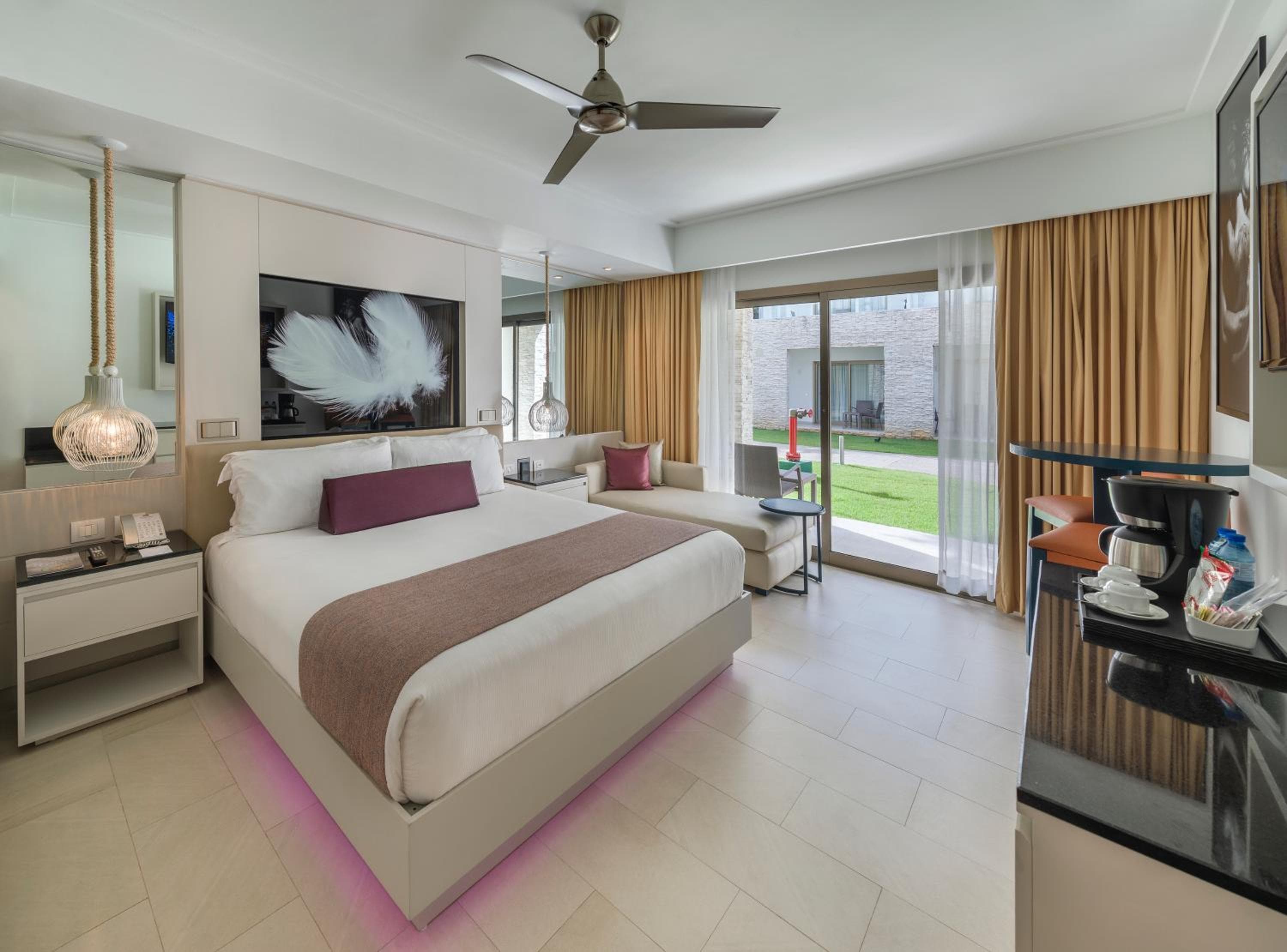 Royalton CHIC Punta Cana, An Autograph Collection All-Inclusive Resort & Casino, Adults Only — 4