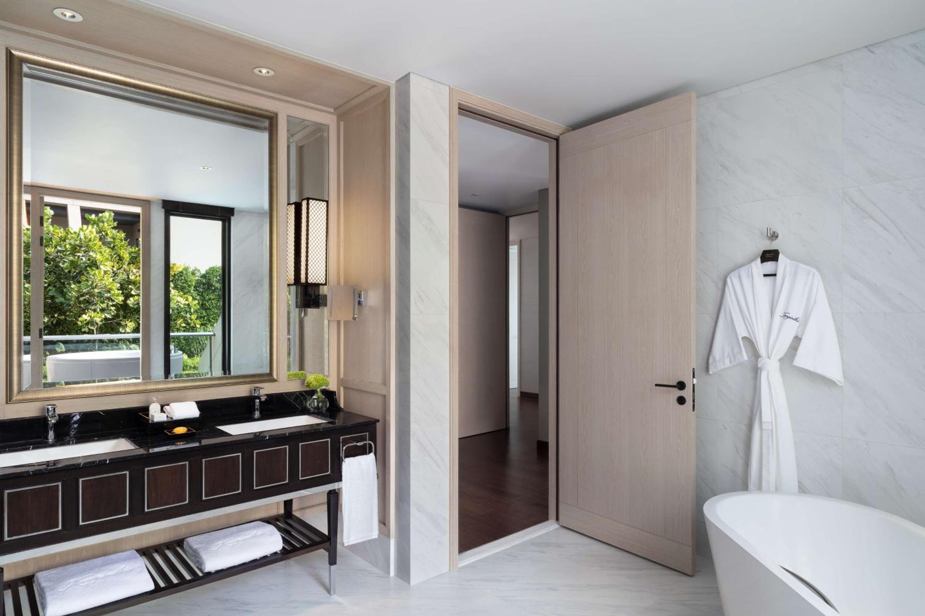 Sindhorn Kempinski Hotel Bangkok — 12