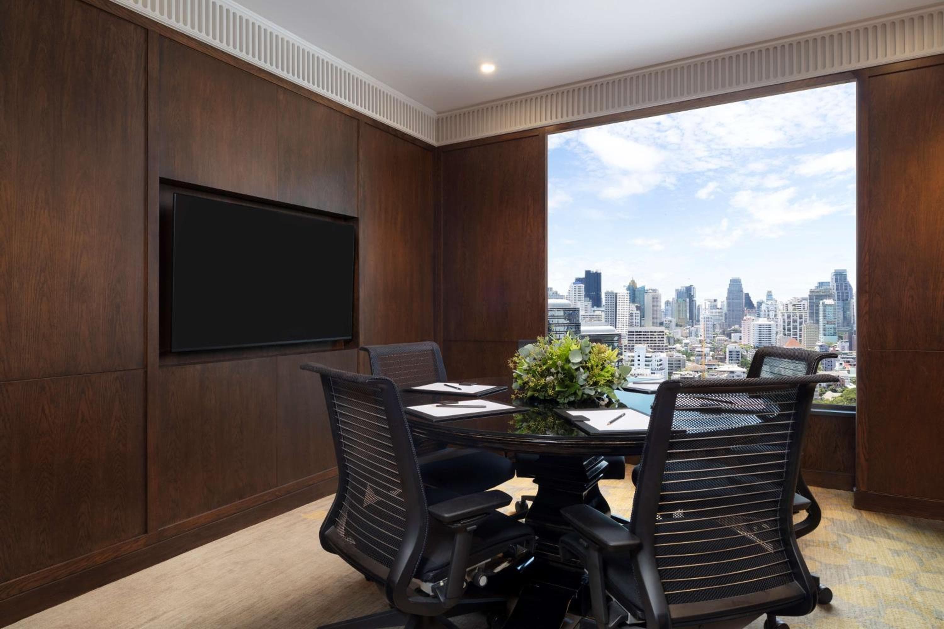 Sindhorn Kempinski Hotel Bangkok — 27