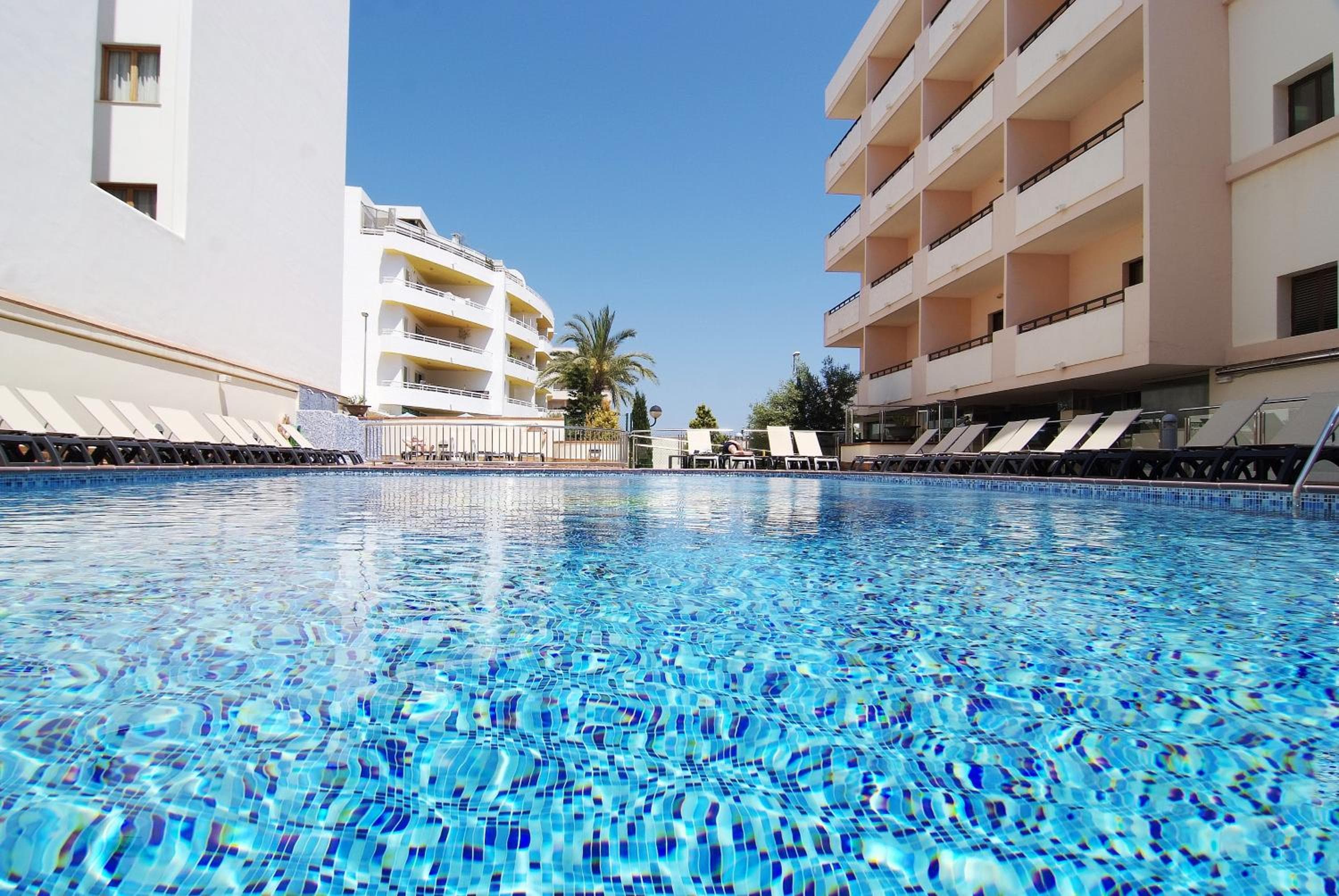 Invisa Hotel La Cala — 9