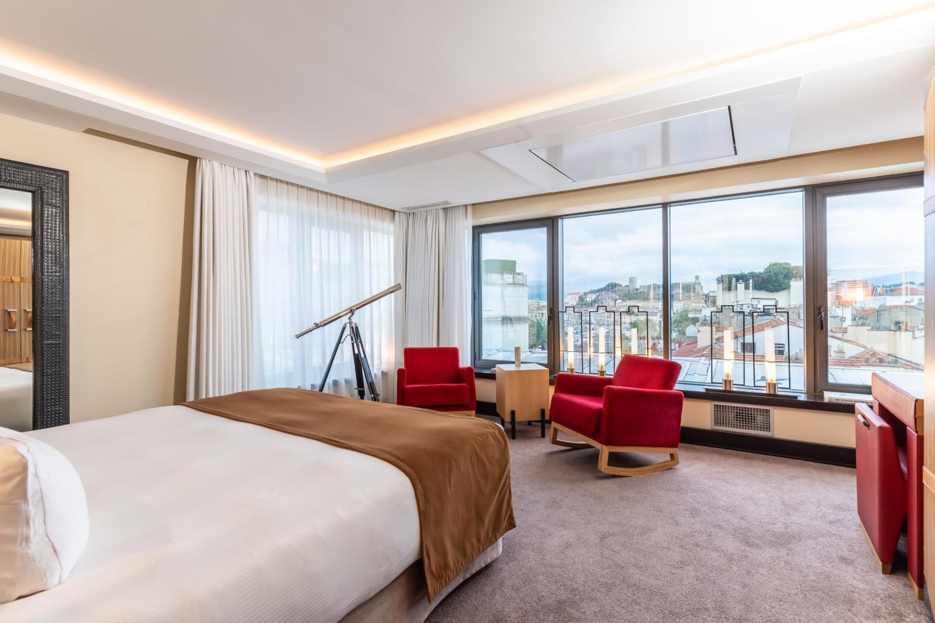Five Seas by Inwood Hotels — 5