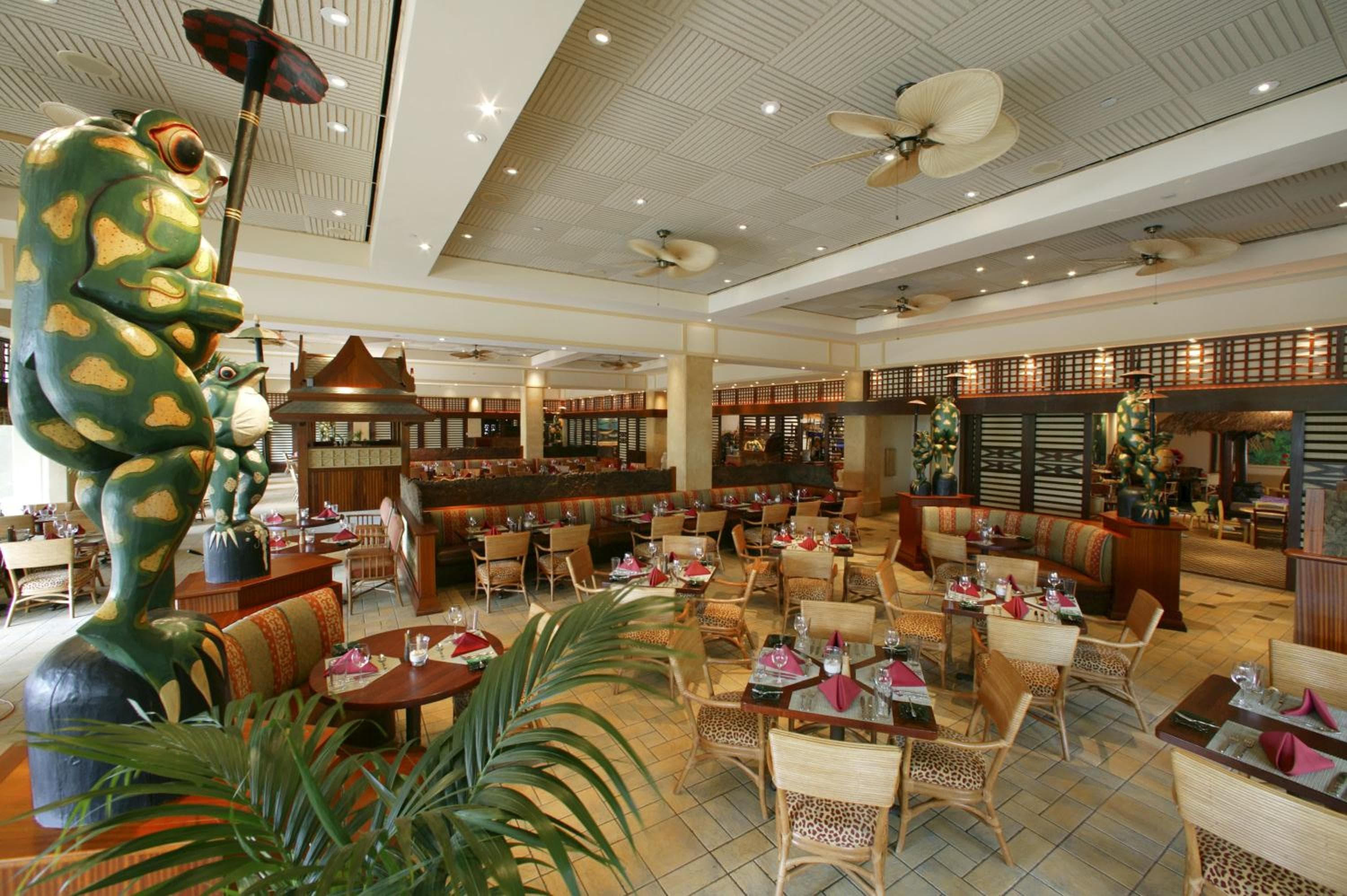 Universal's Loews Royal Pacific Resort — 20