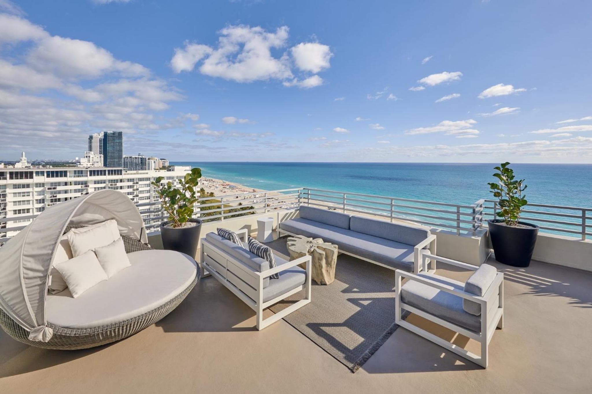 Loews Miami Beach Hotel — 23