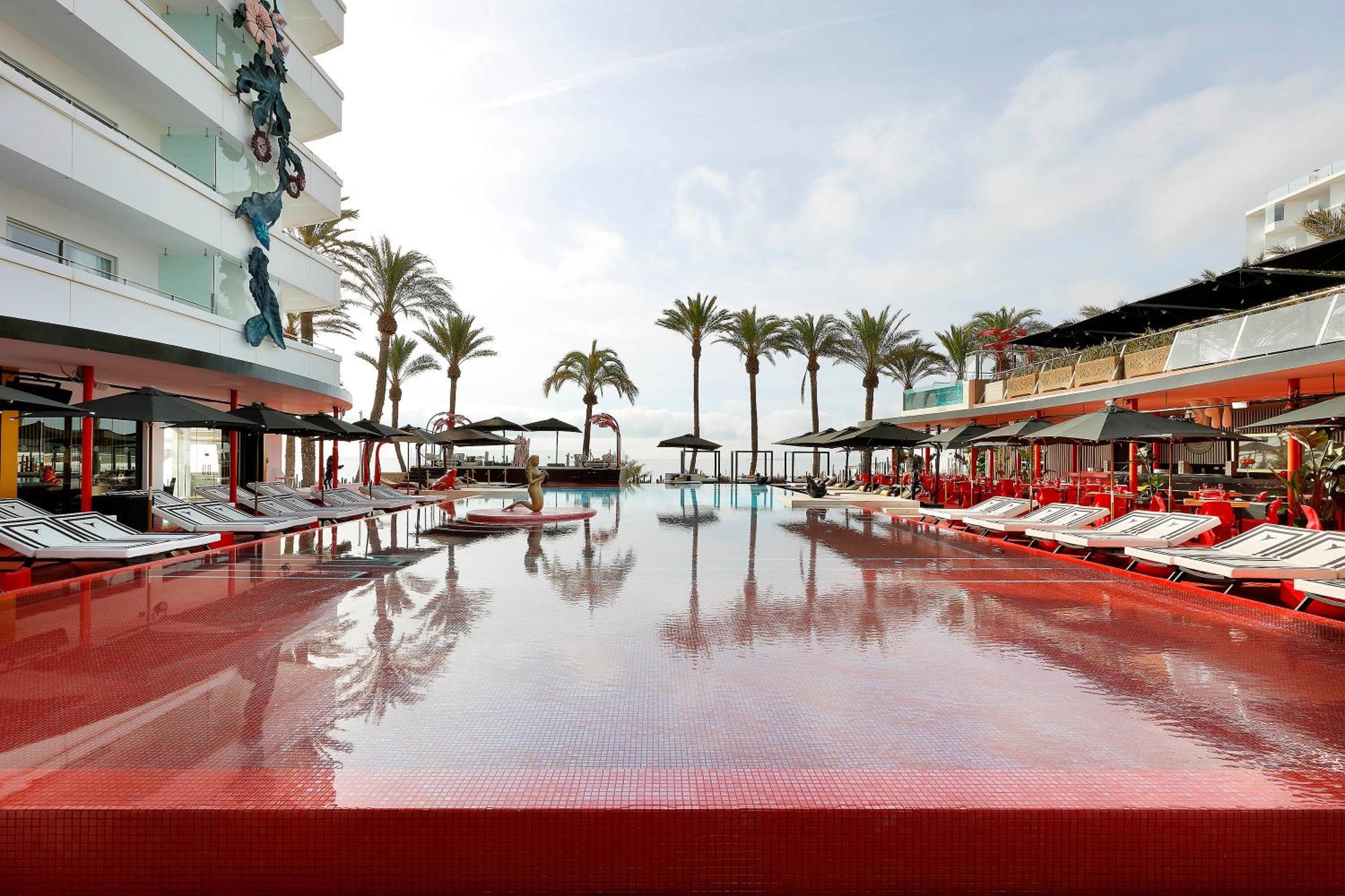 The Unexpected Ibiza Hotel - Ushuaïa Club entrance included — 1