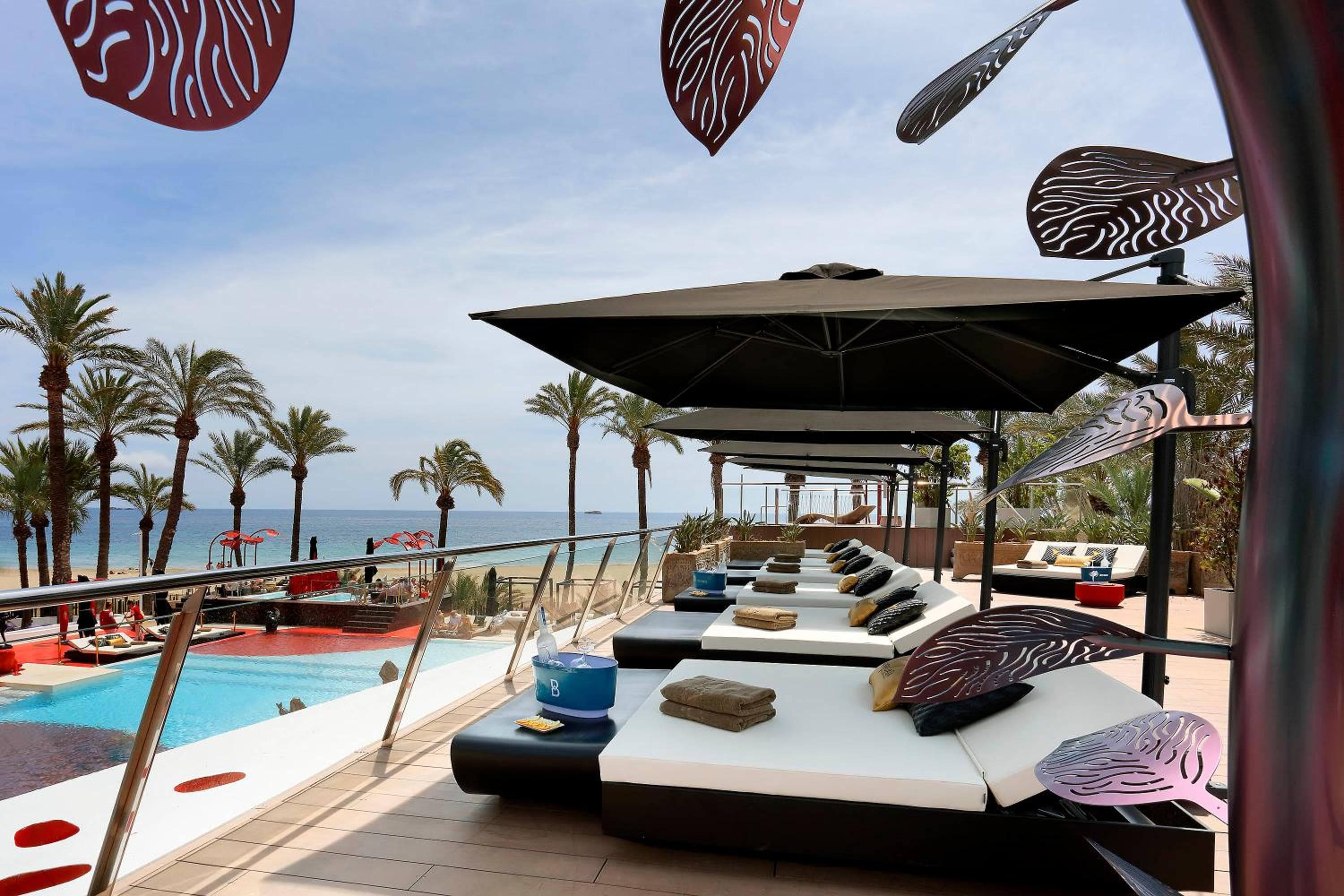 The Unexpected Ibiza Hotel - Ushuaïa Club entrance included — 12