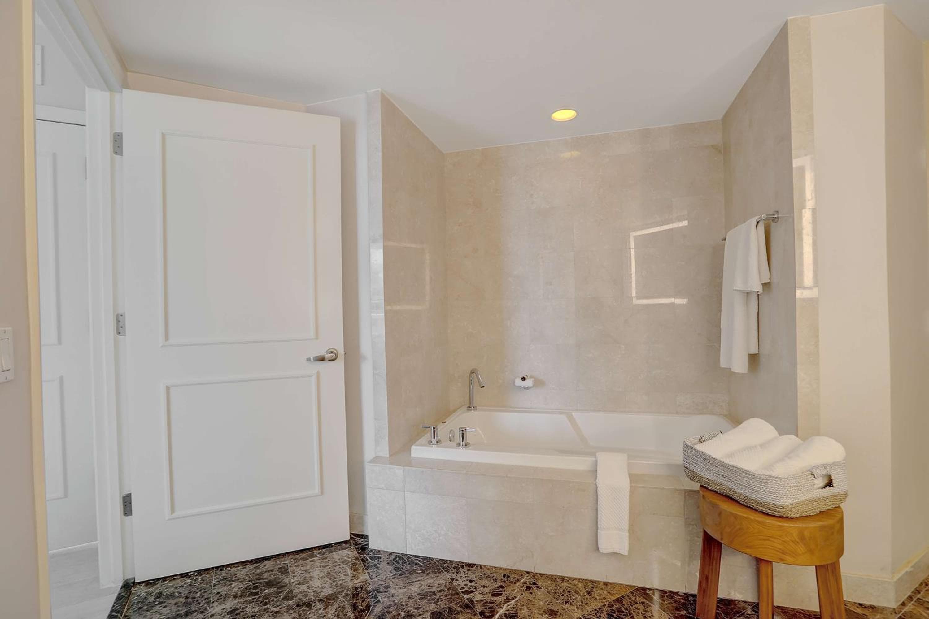Beach House Fort Lauderdale, A Hilton Resort — 15