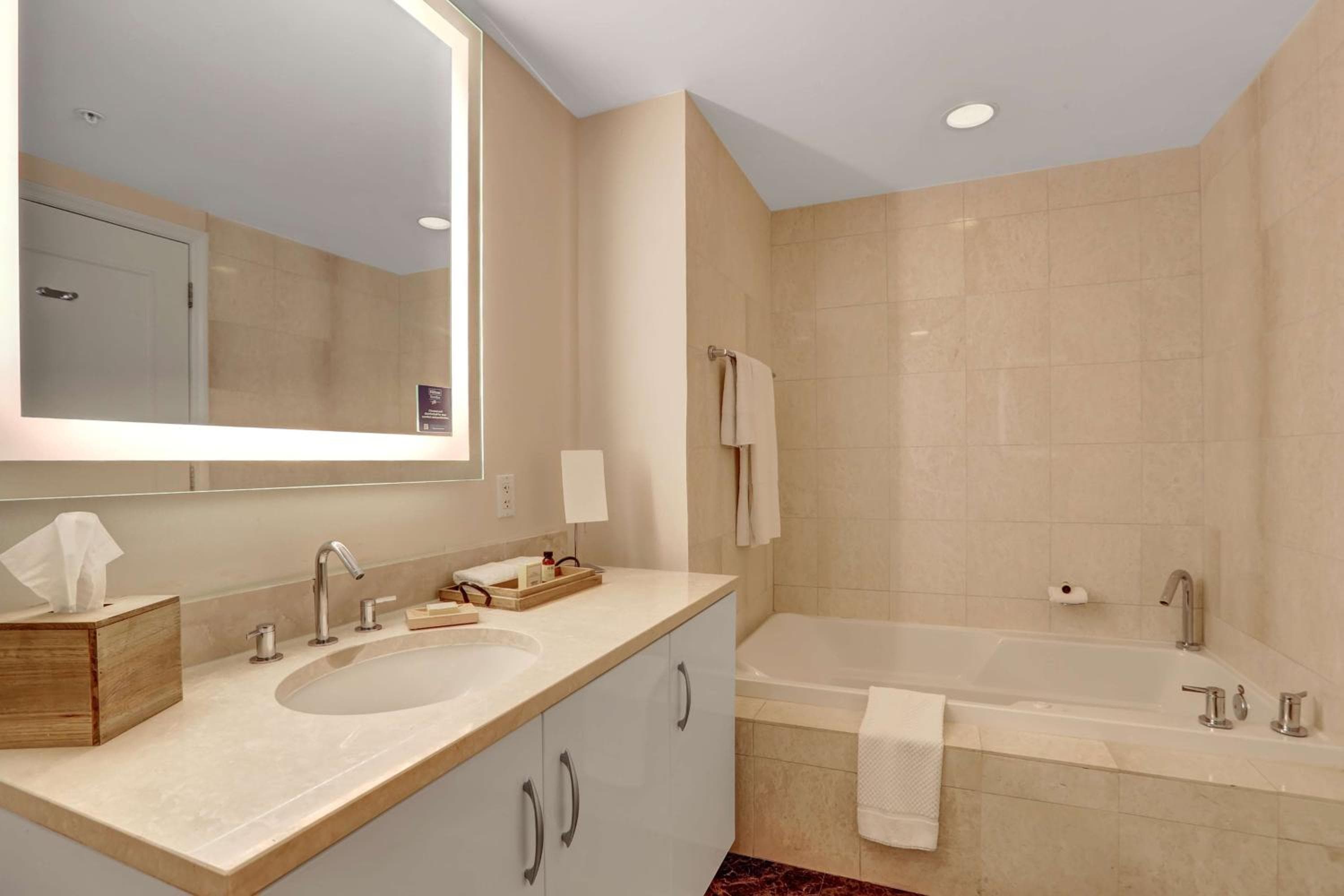 Beach House Fort Lauderdale, A Hilton Resort — 20