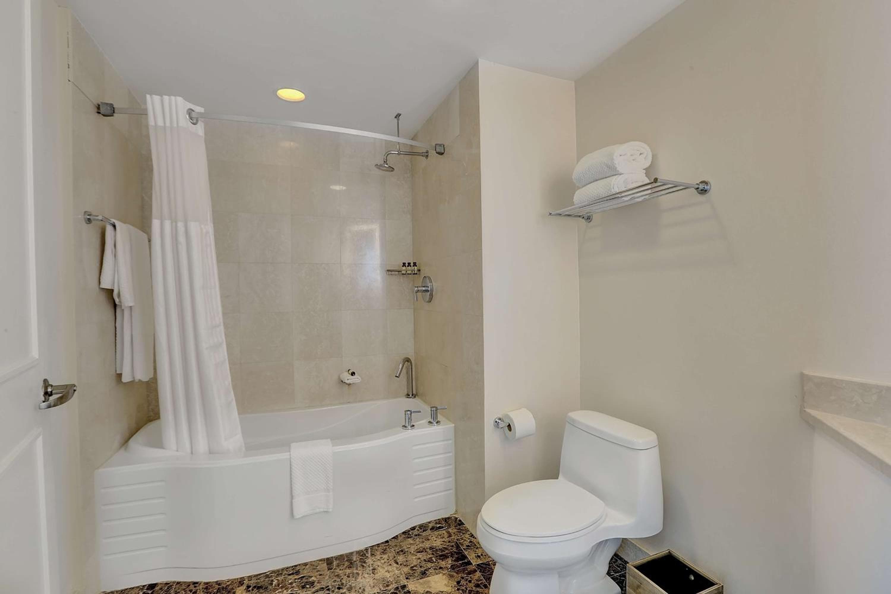 Beach House Fort Lauderdale, A Hilton Resort — 8