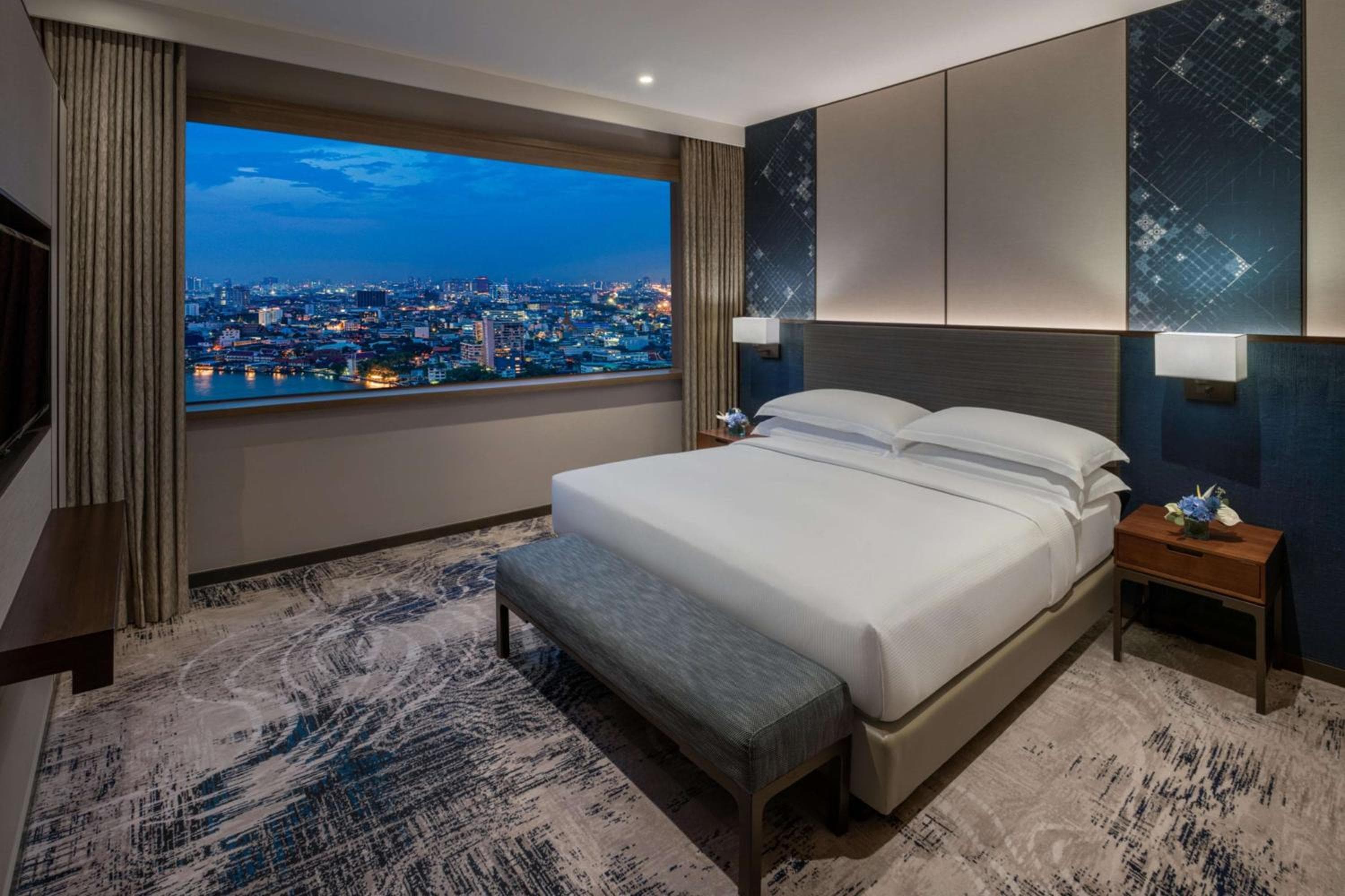 Millennium Hilton Bangkok — 19