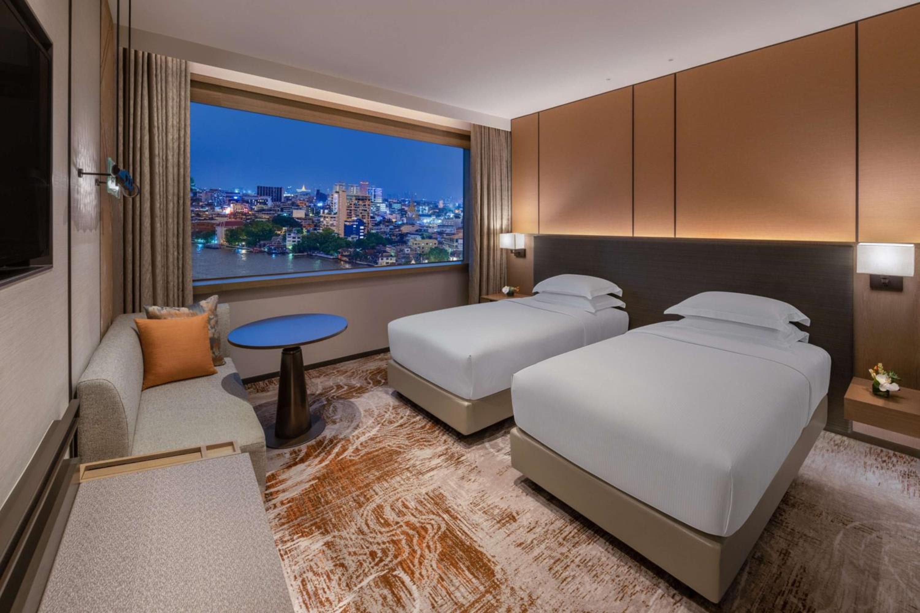 Millennium Hilton Bangkok — 8