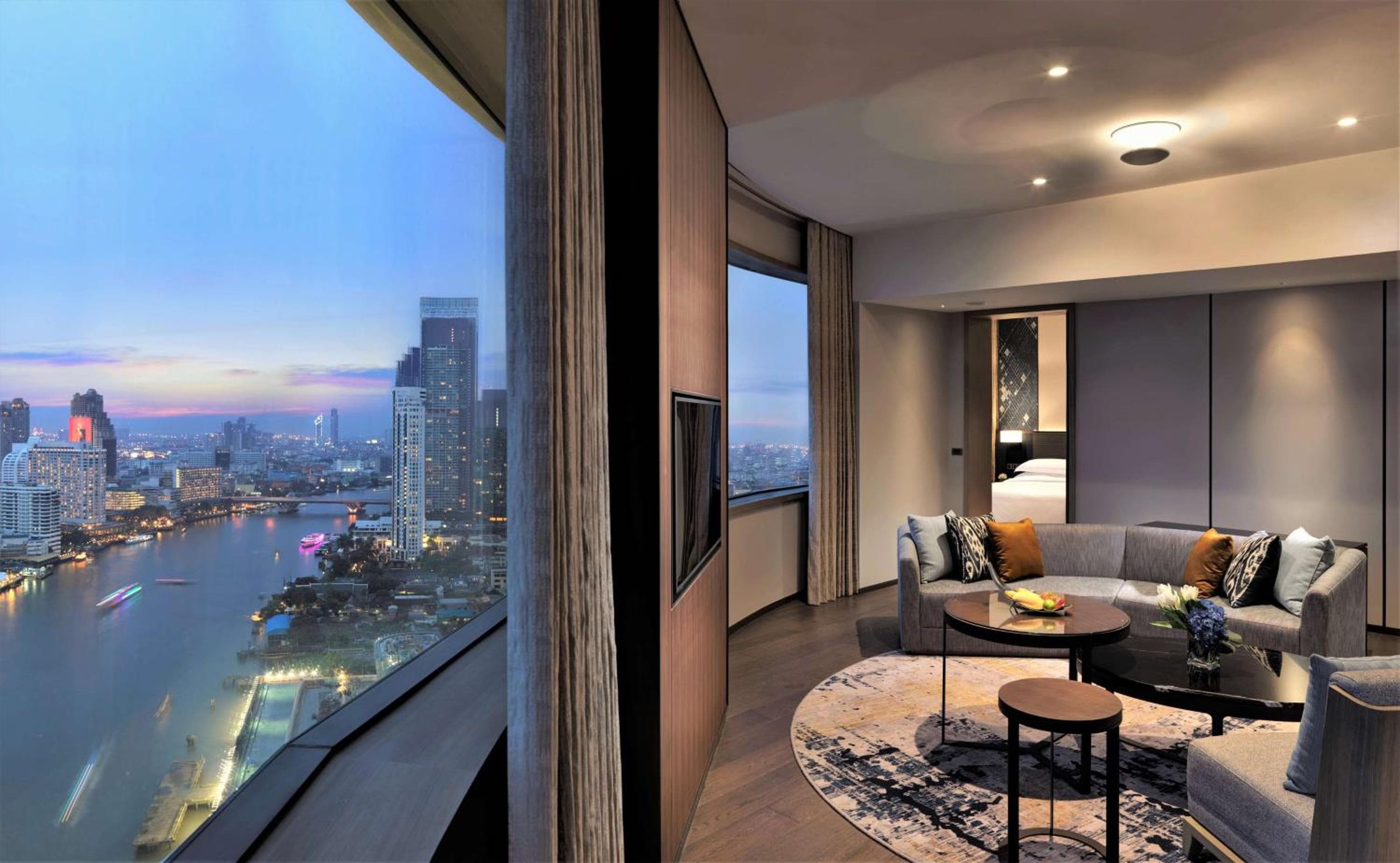 Millennium Hilton Bangkok — 11