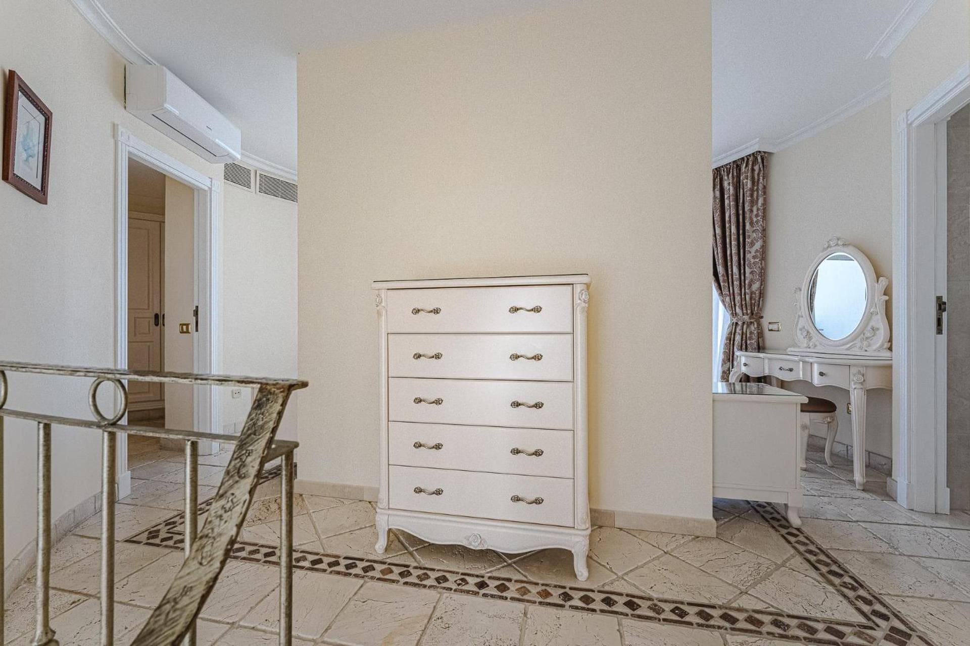 Flamingo Suites Boutique Hotel — 6