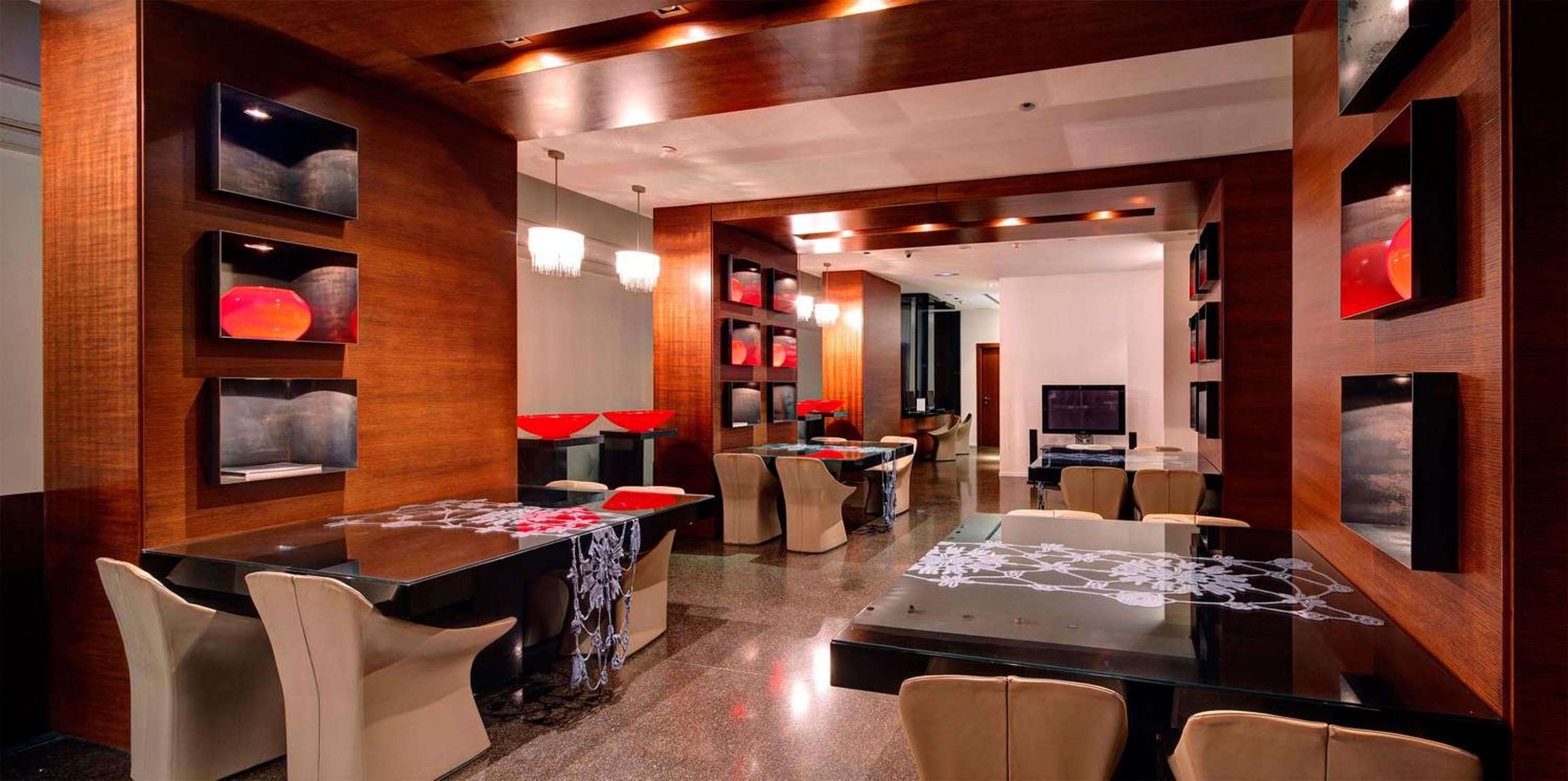Olivia Plaza Hotel — 10