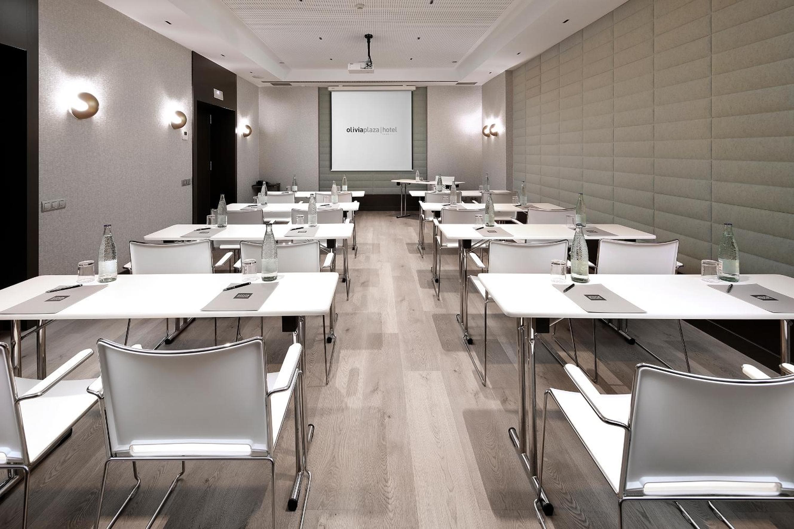 Olivia Plaza Hotel — 13