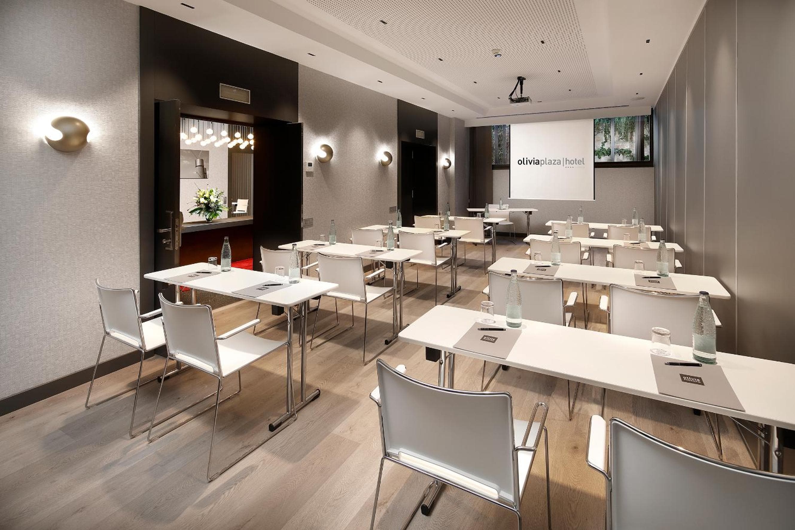 Olivia Plaza Hotel — 5