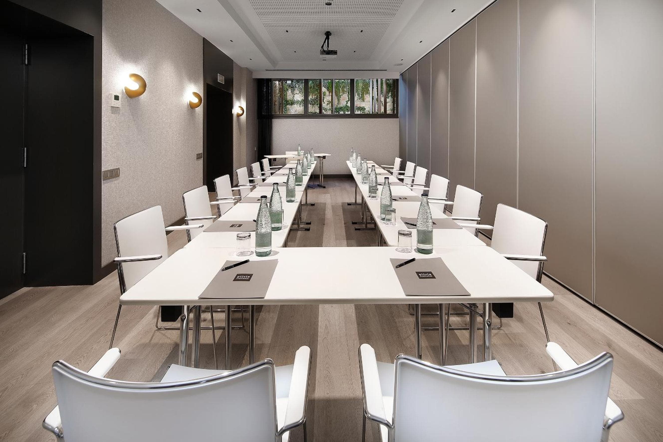 Olivia Plaza Hotel — 28