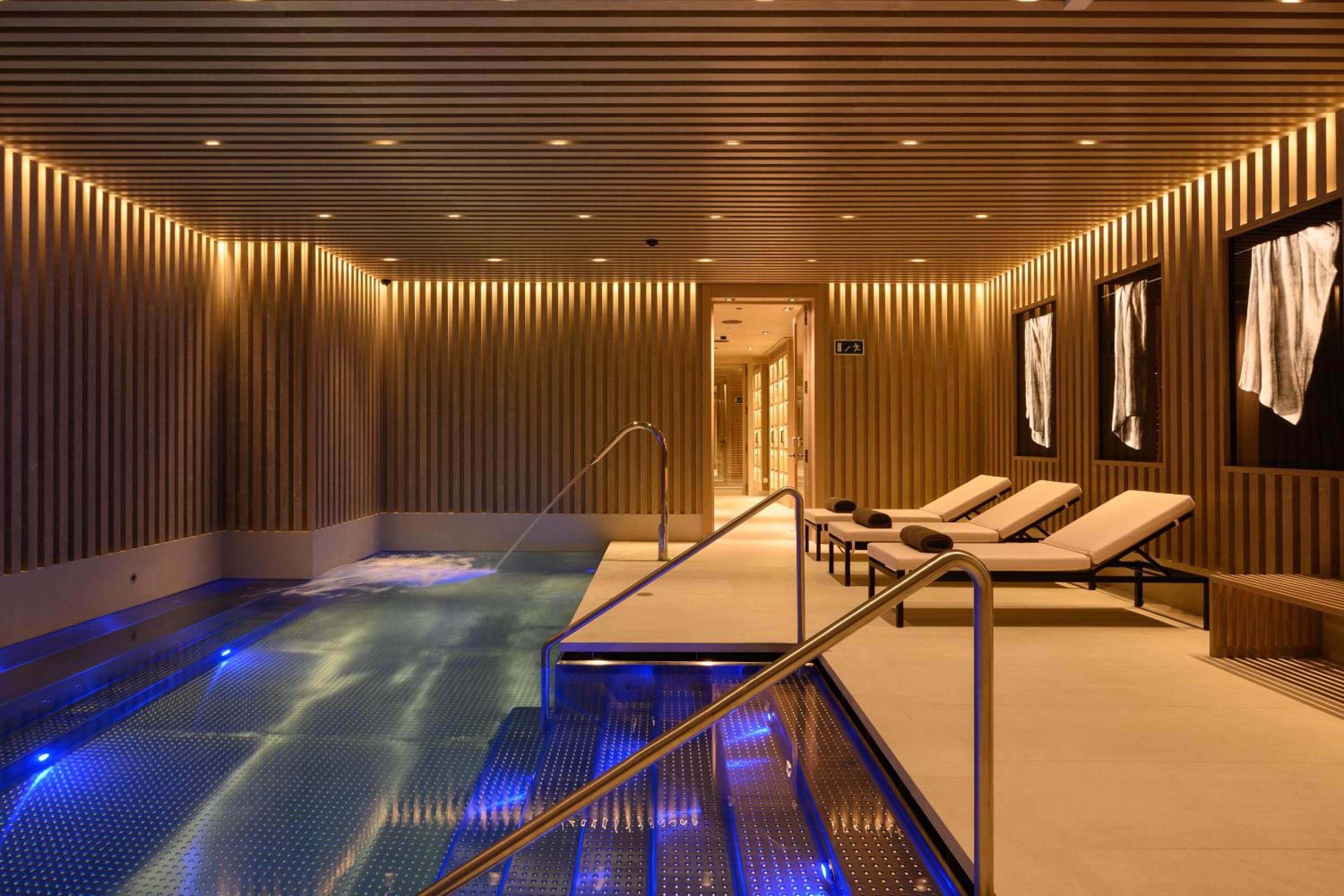 Seventy Barcelona — 9