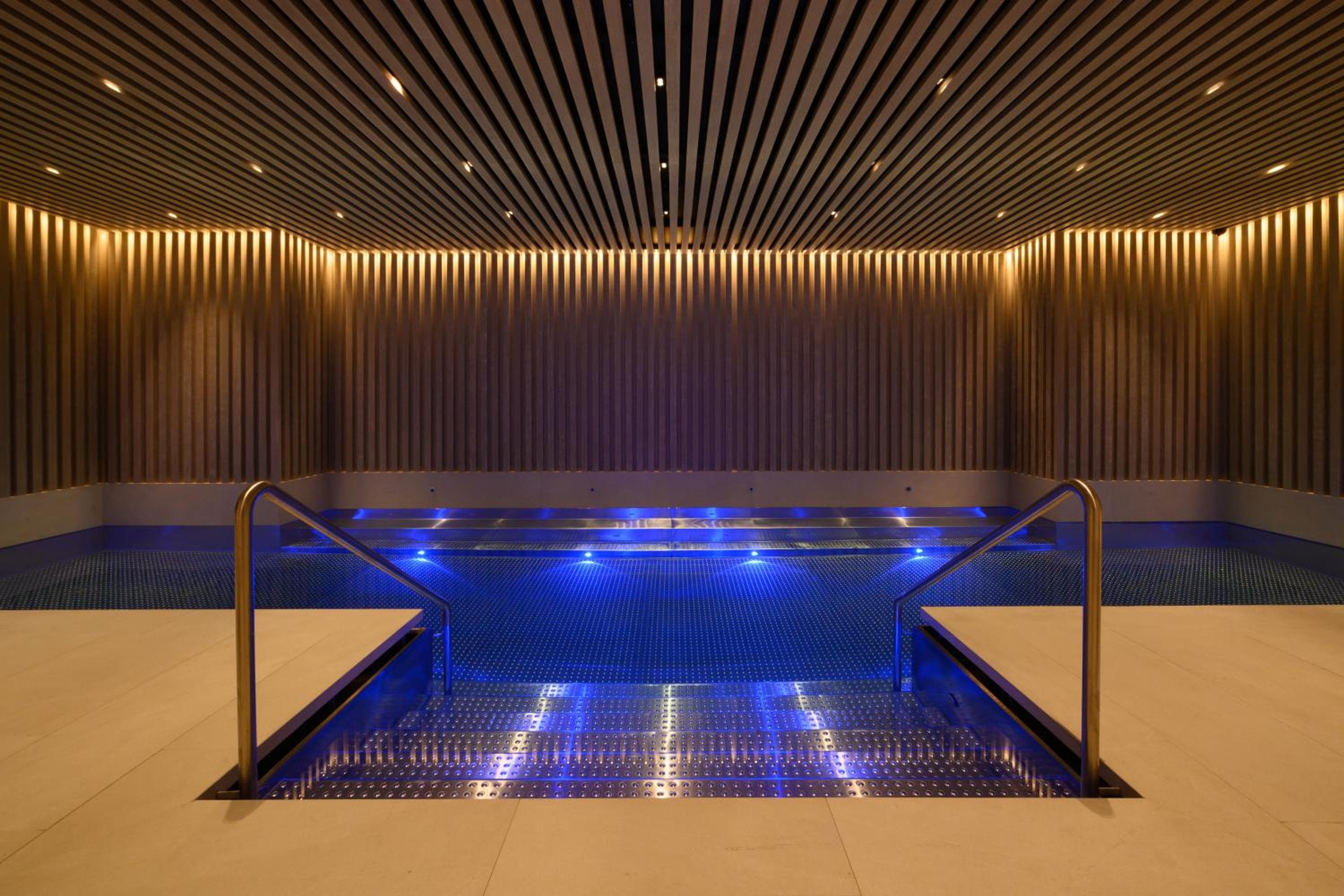 Seventy Barcelona — 18