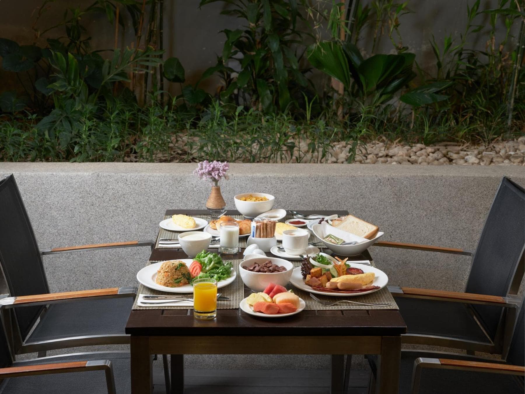Amara Bangkok Hotel — 16