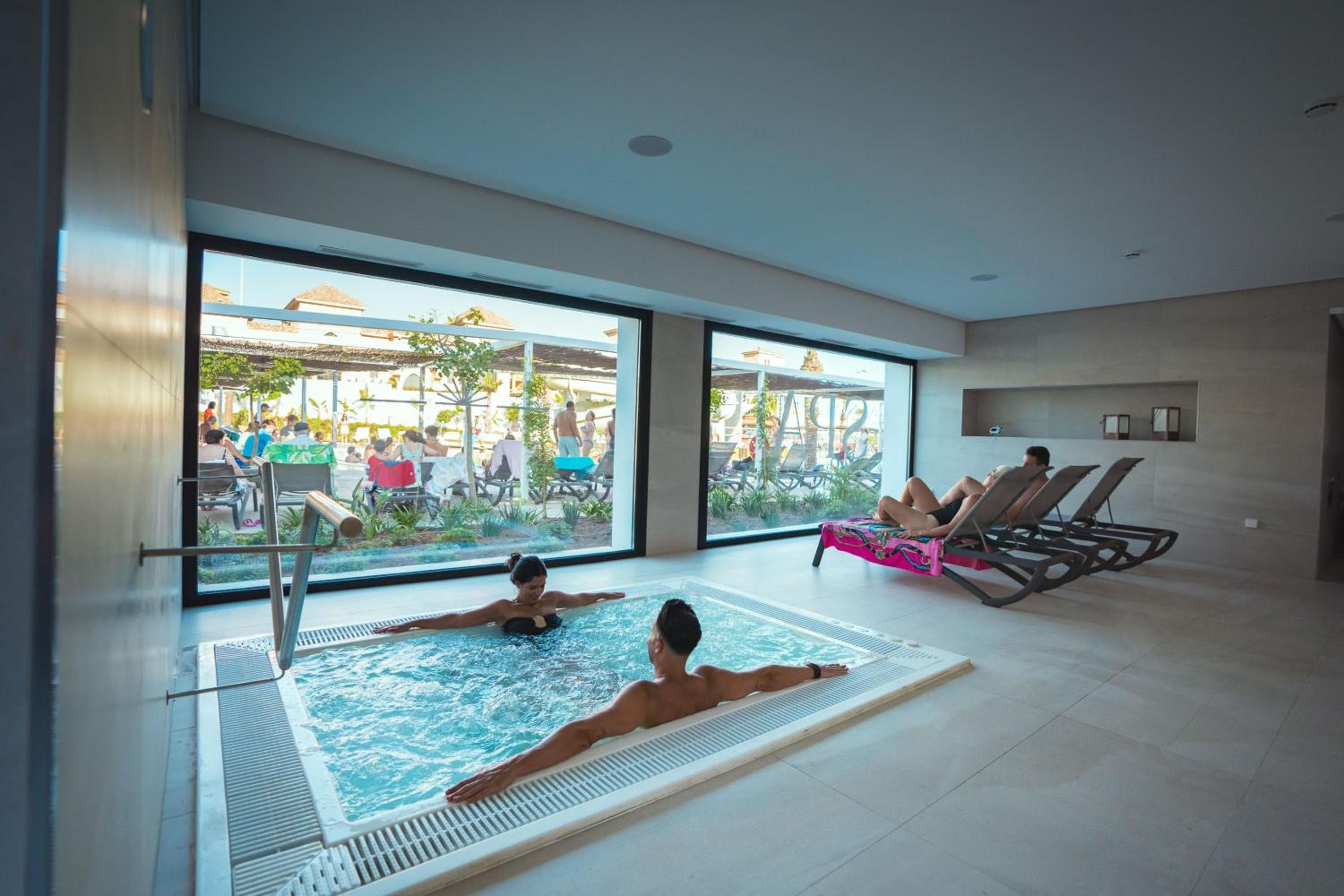 Costa del Sol Glamping Village — 20